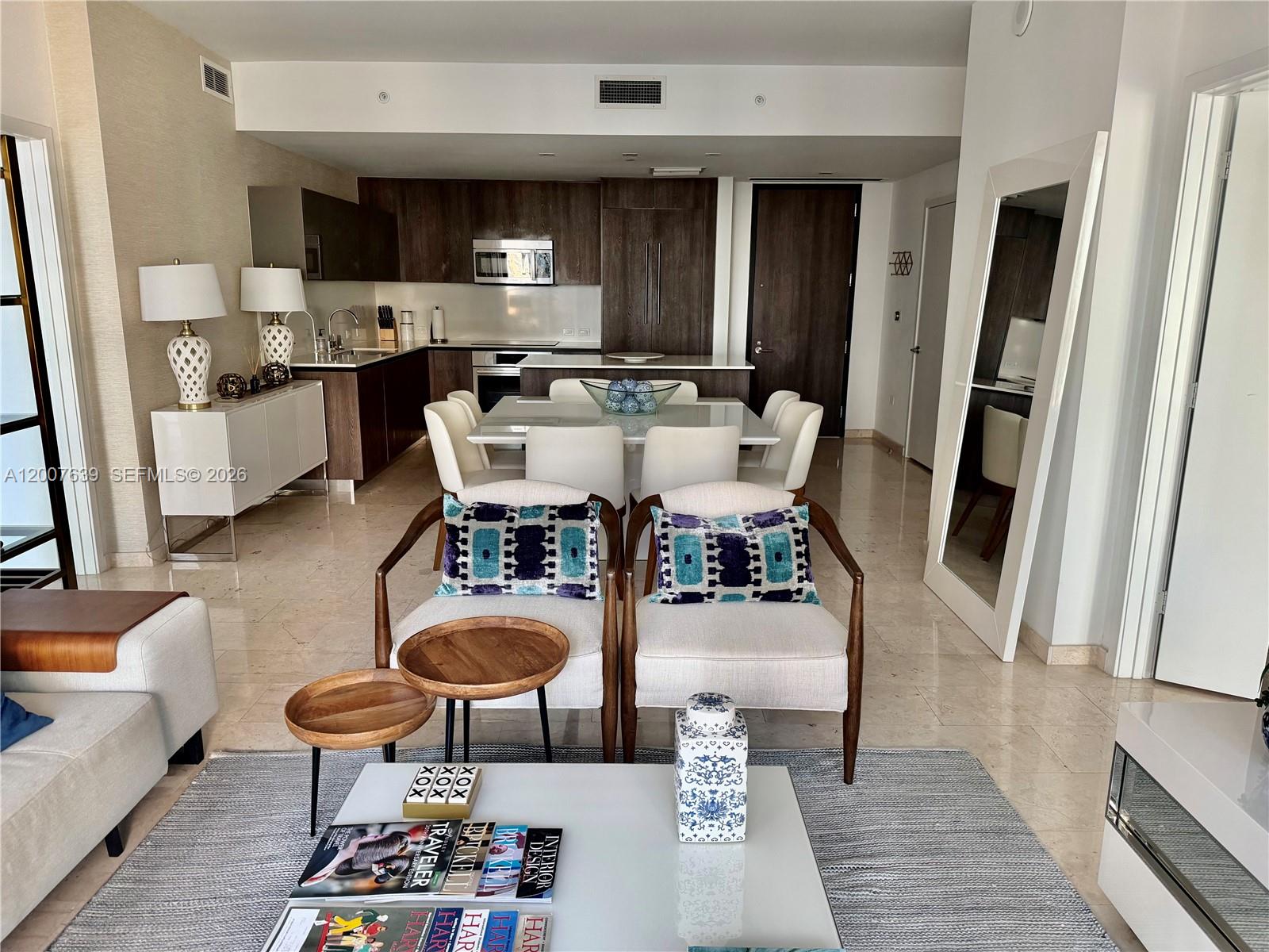 88 SW 7th St #1109, Miami FL 33130