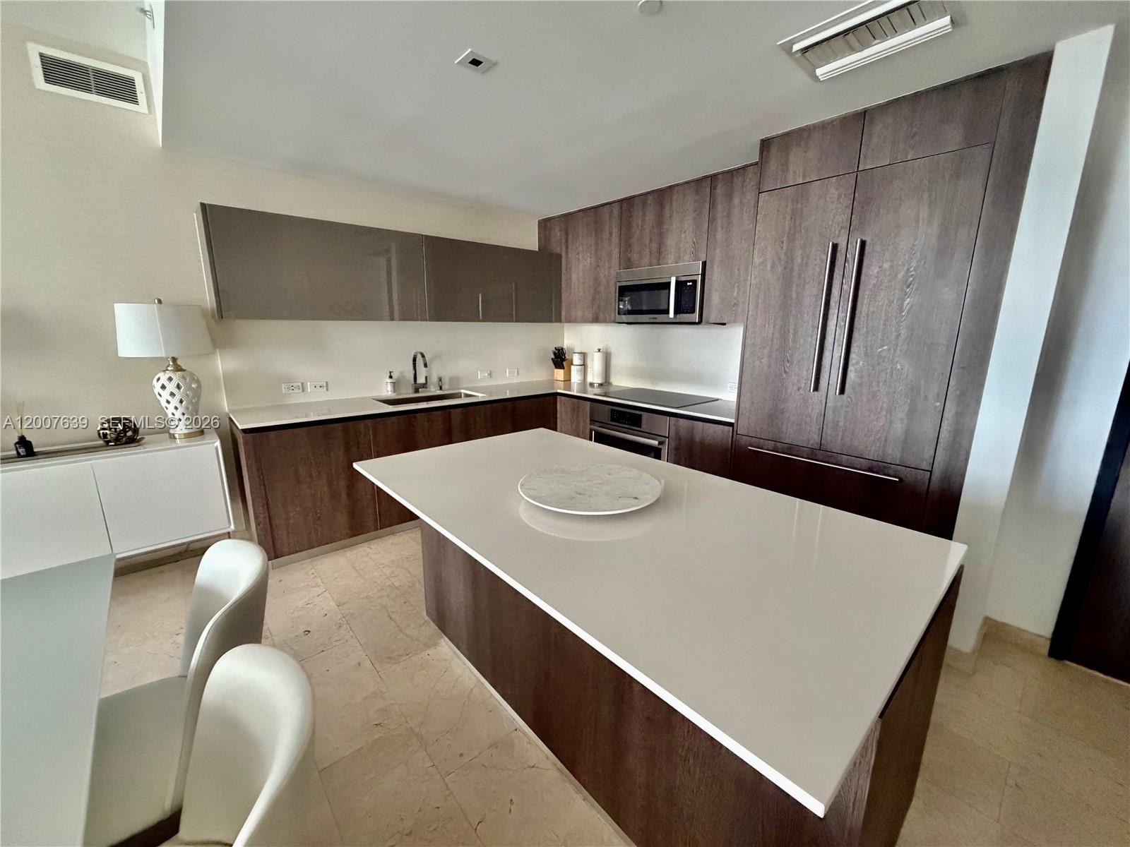 88 SW 7th St #1109, Miami FL 33130