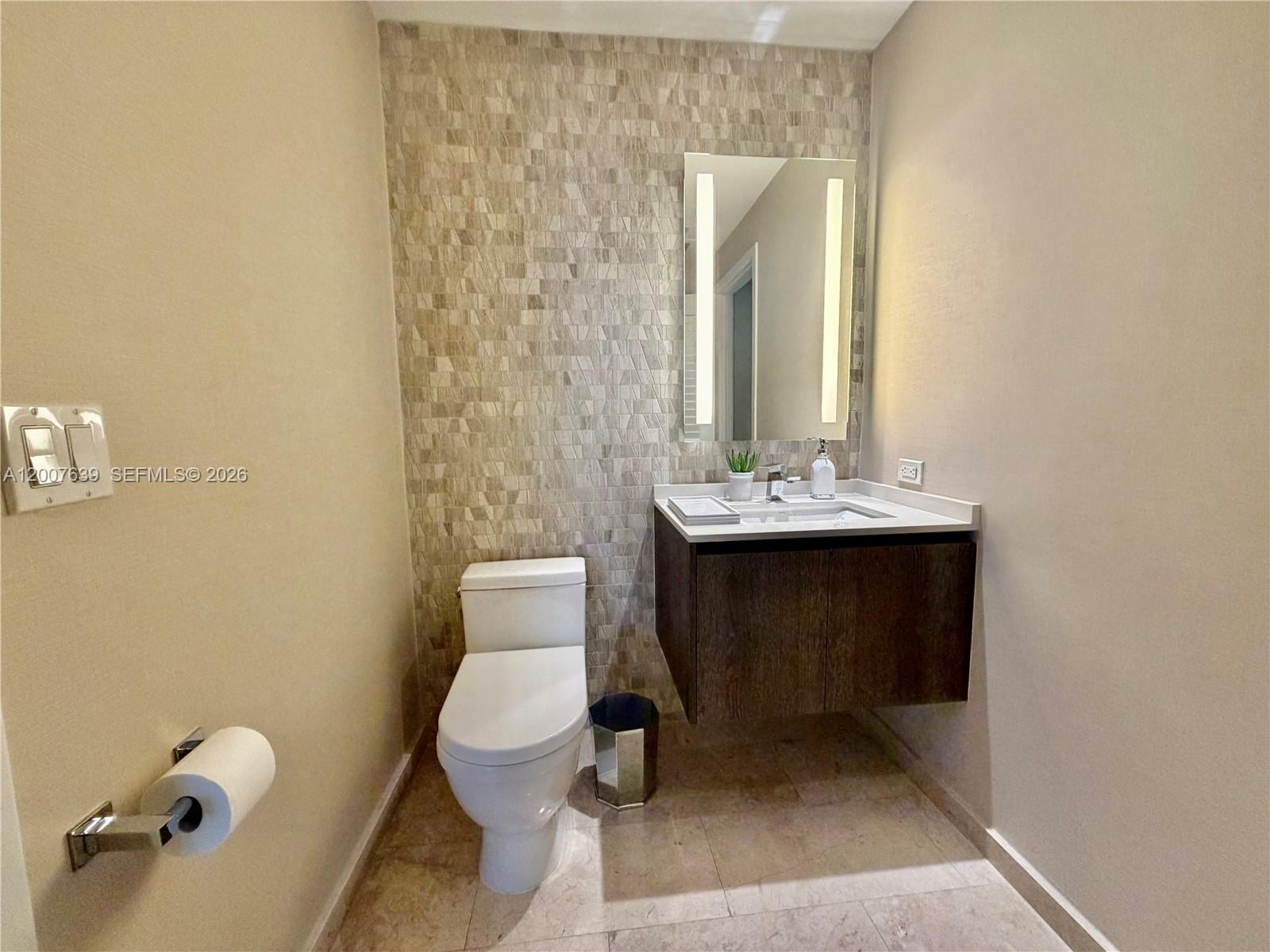 88 SW 7th St #1109, Miami FL 33130