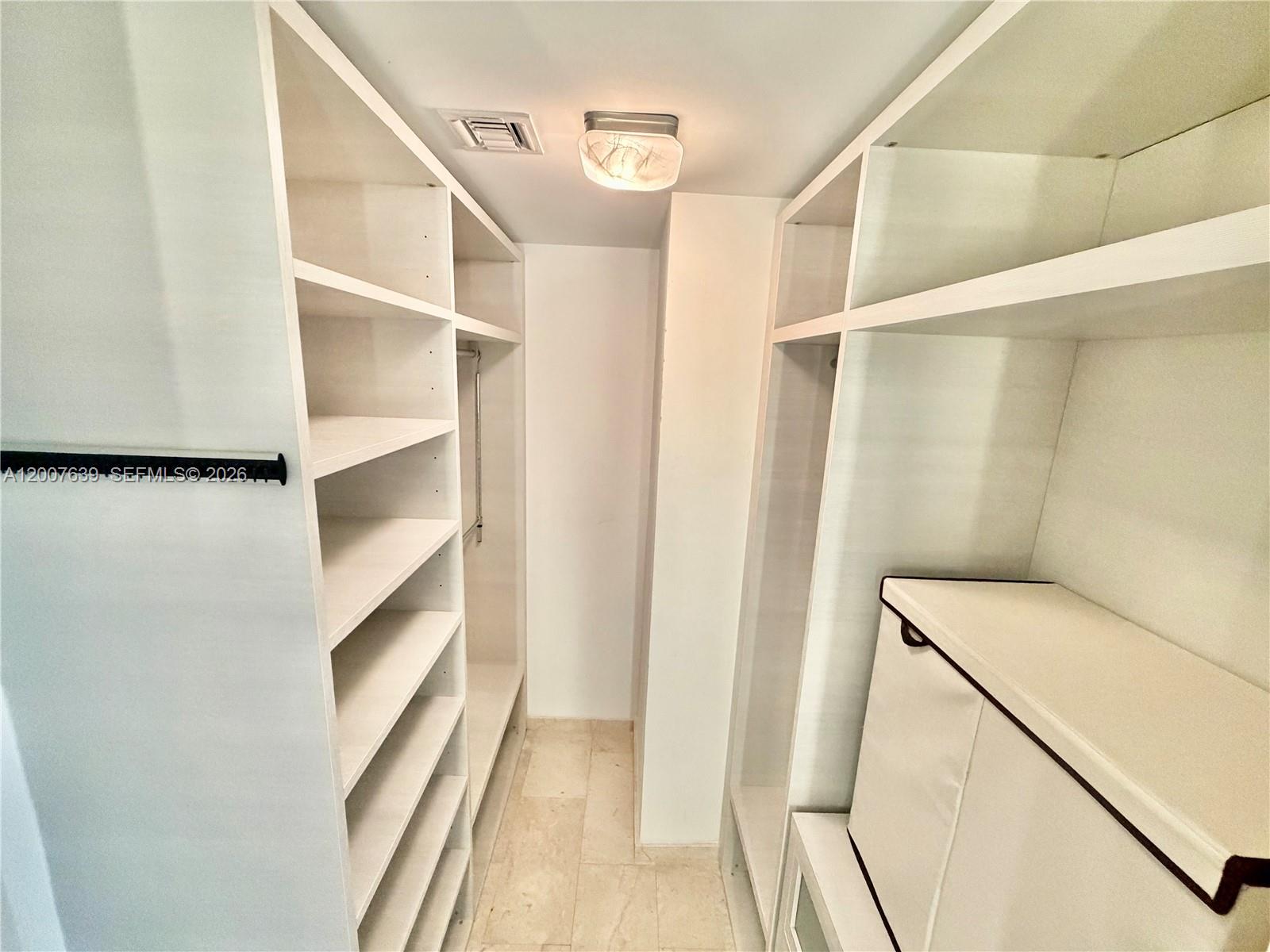88 SW 7th St #1109, Miami FL 33130