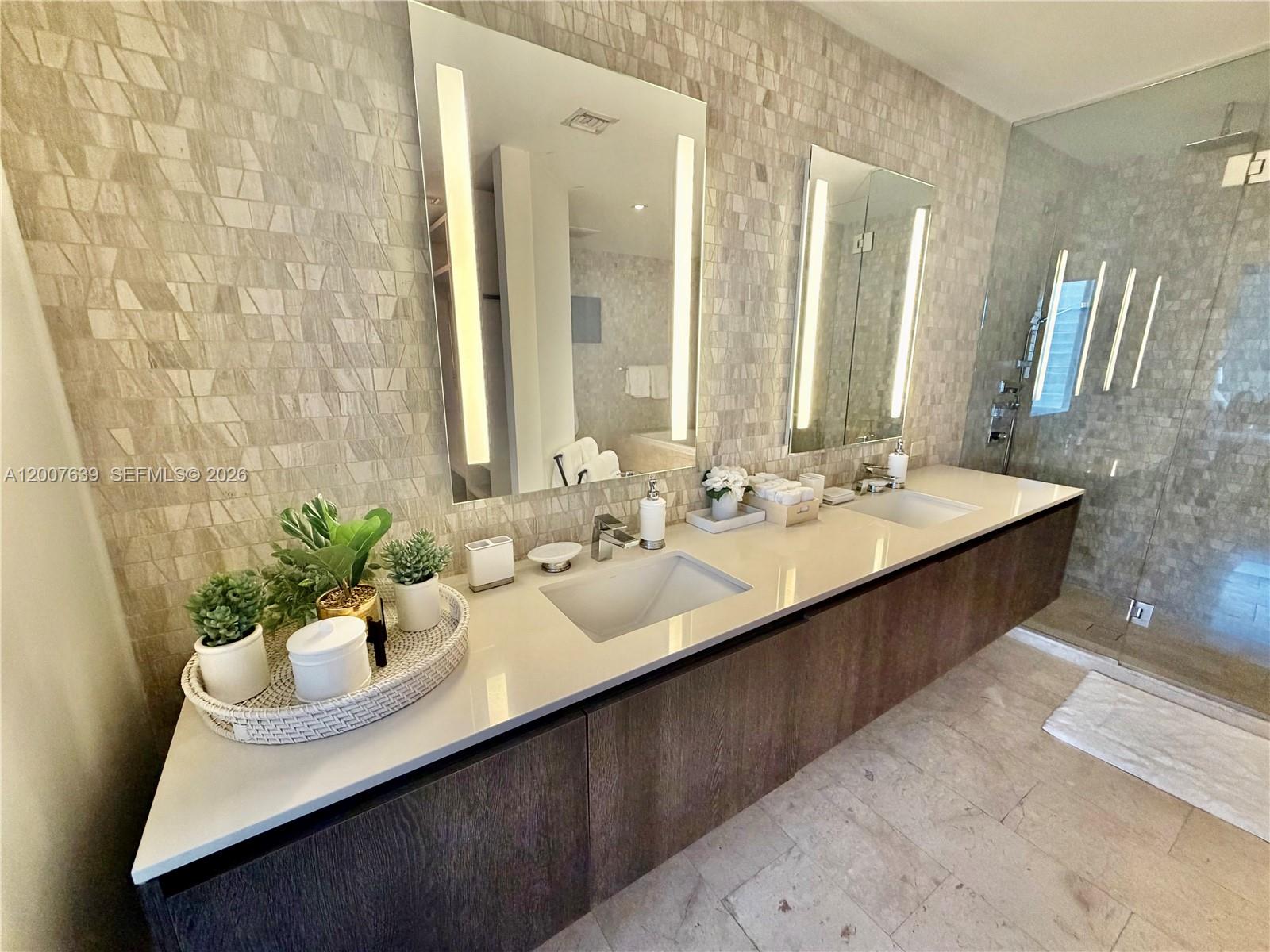 88 SW 7th St #1109, Miami FL 33130