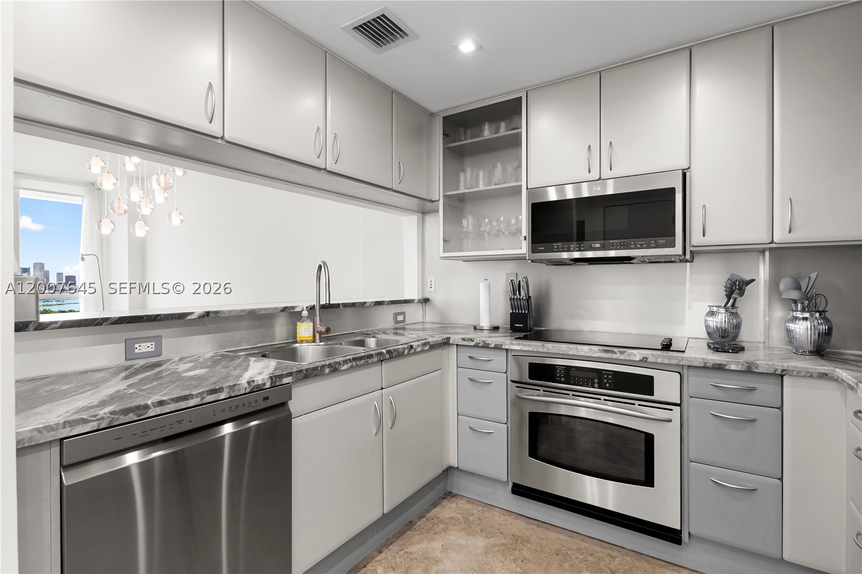 540 West Ave #2112, Miami Beach FL 33139