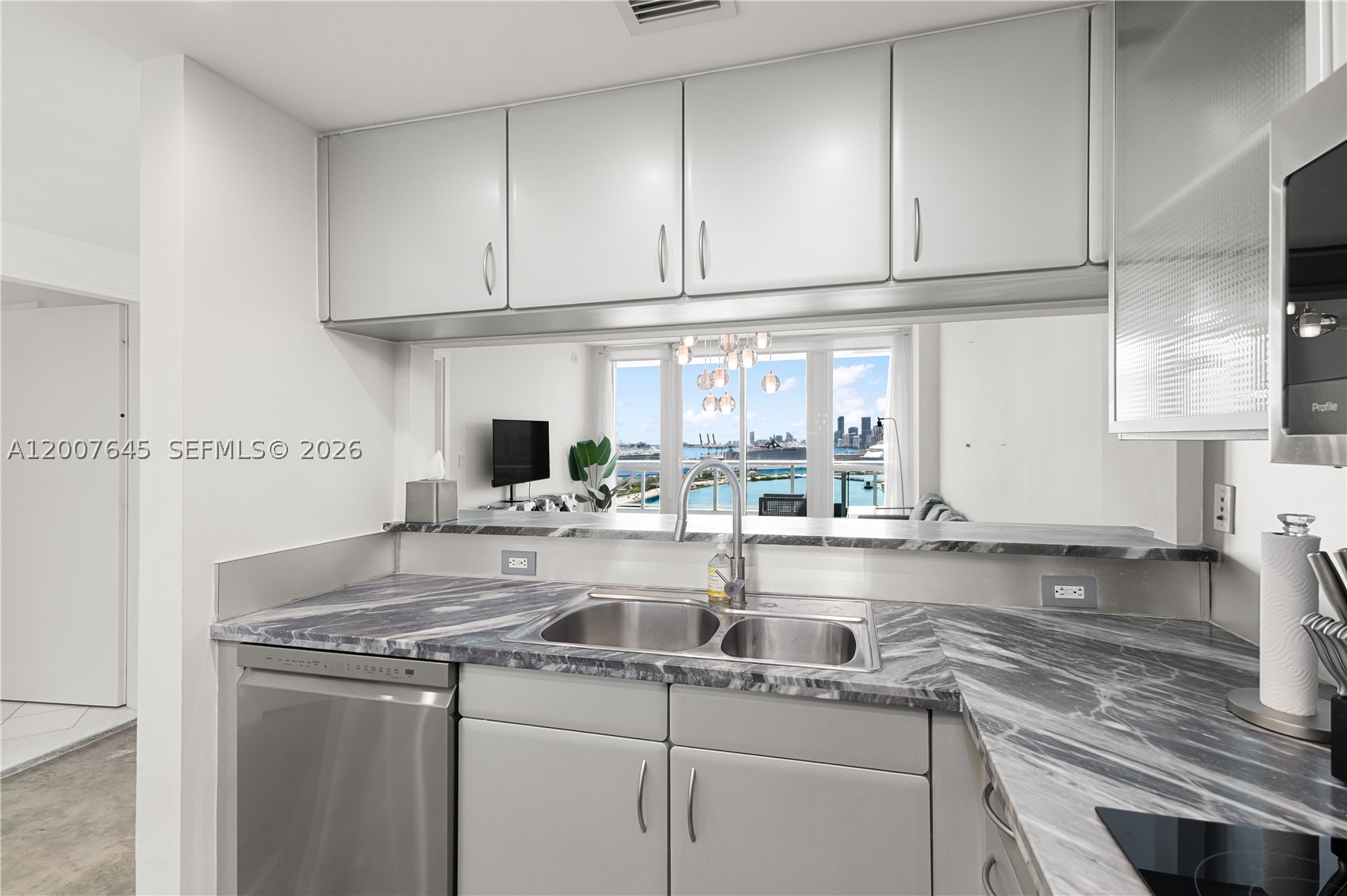 540 West Ave #2112, Miami Beach FL 33139