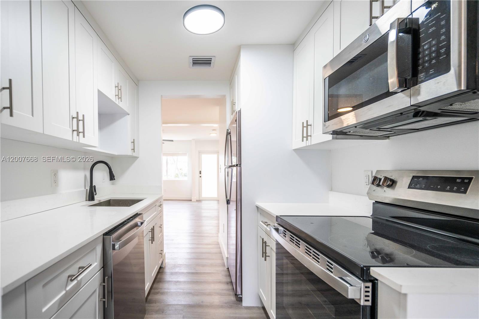 725 81st St #2, Miami Beach FL 33141