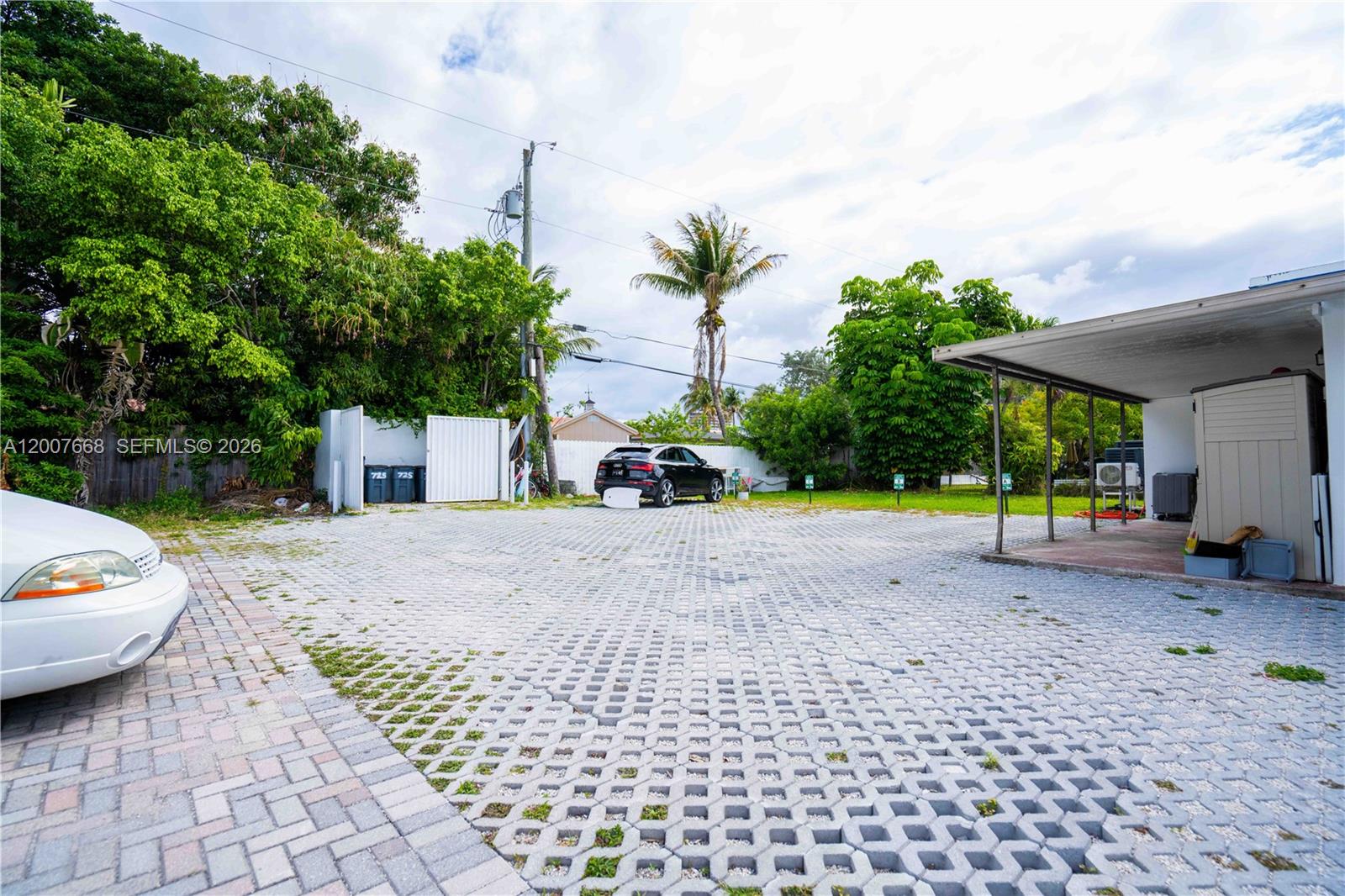 725 81st St #2, Miami Beach FL 33141