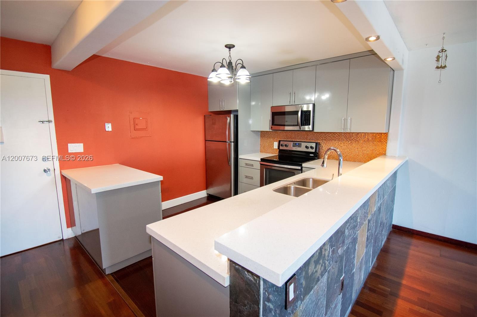 110 S Shore Dr #5B, Miami Beach FL 33141