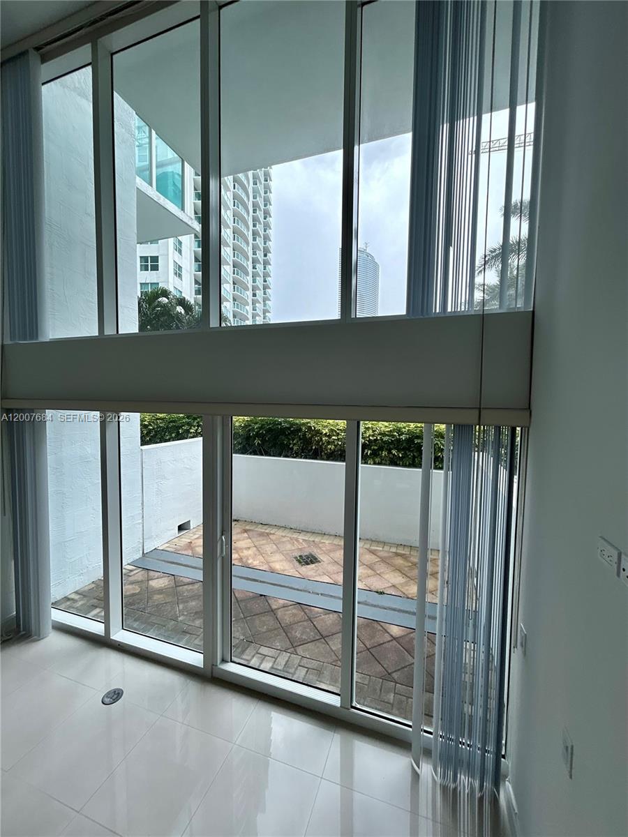 41 SE 5th St #703, Miami FL 33131