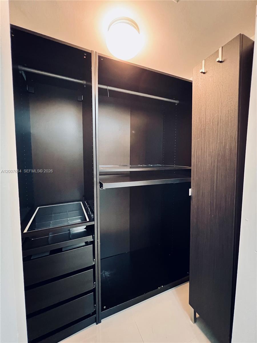 41 SE 5th St #703, Miami FL 33131