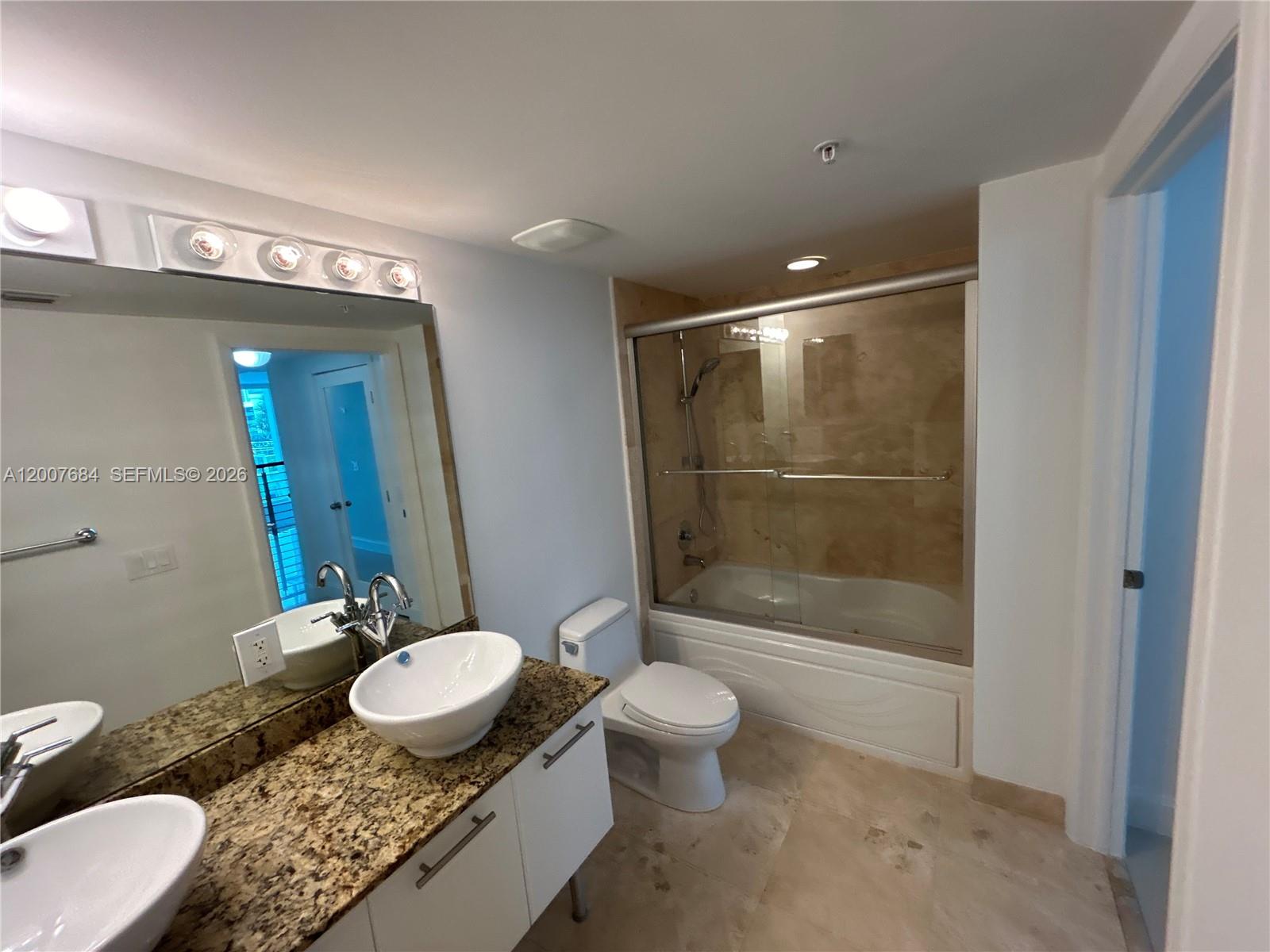 41 SE 5th St #703, Miami FL 33131