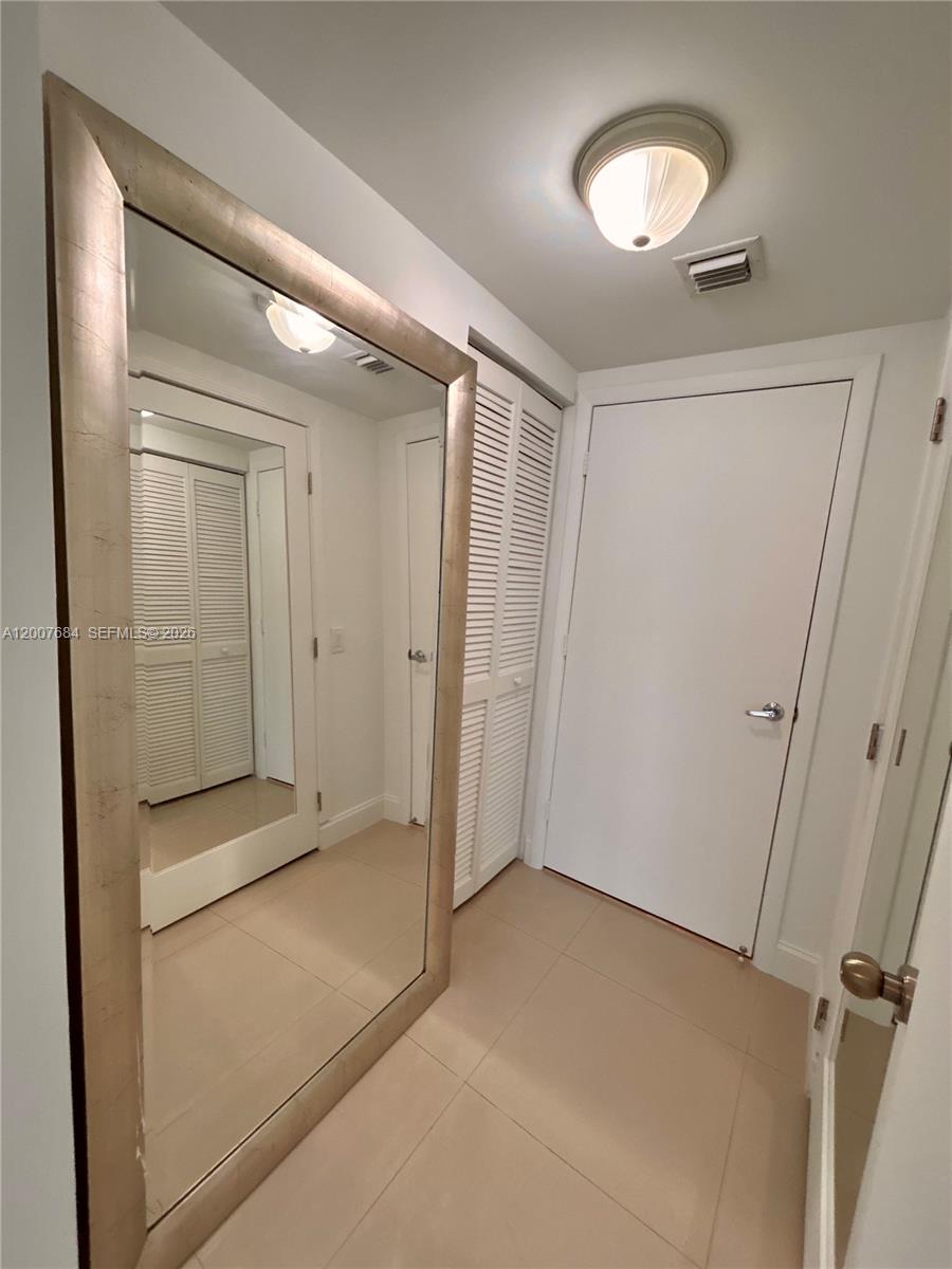 41 SE 5th St #703, Miami FL 33131