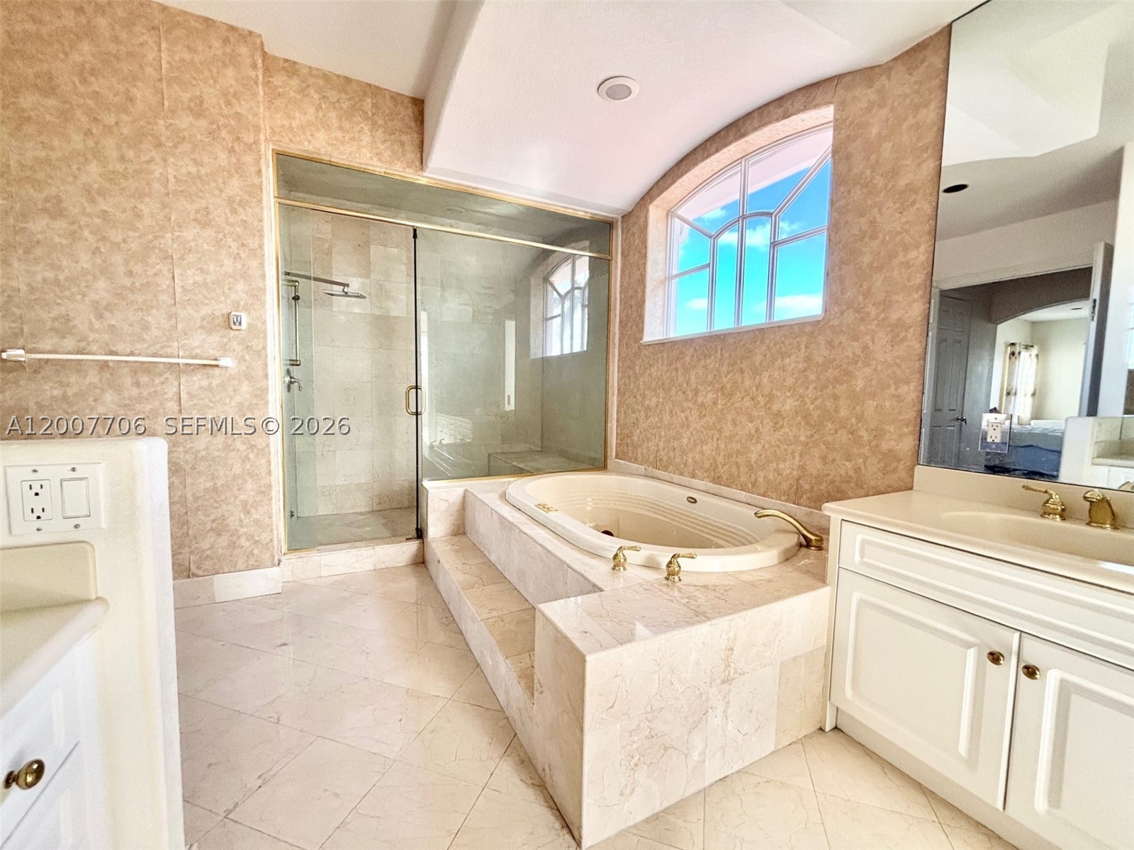 1141 Waterside Ln, Hollywood FL 33019