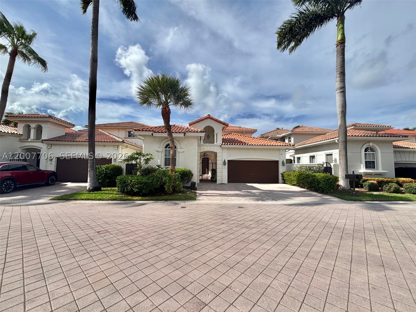 1141 Waterside Ln, Hollywood FL 33019