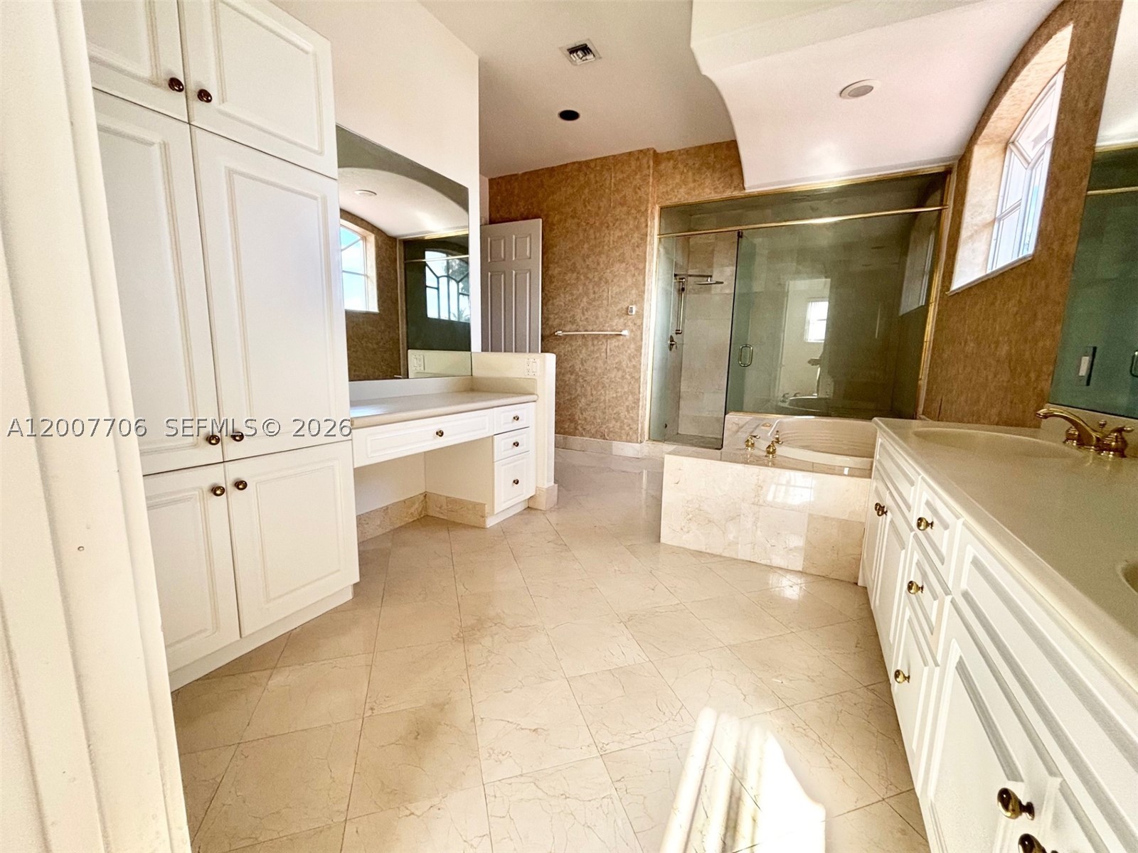 1141 Waterside Ln, Hollywood FL 33019