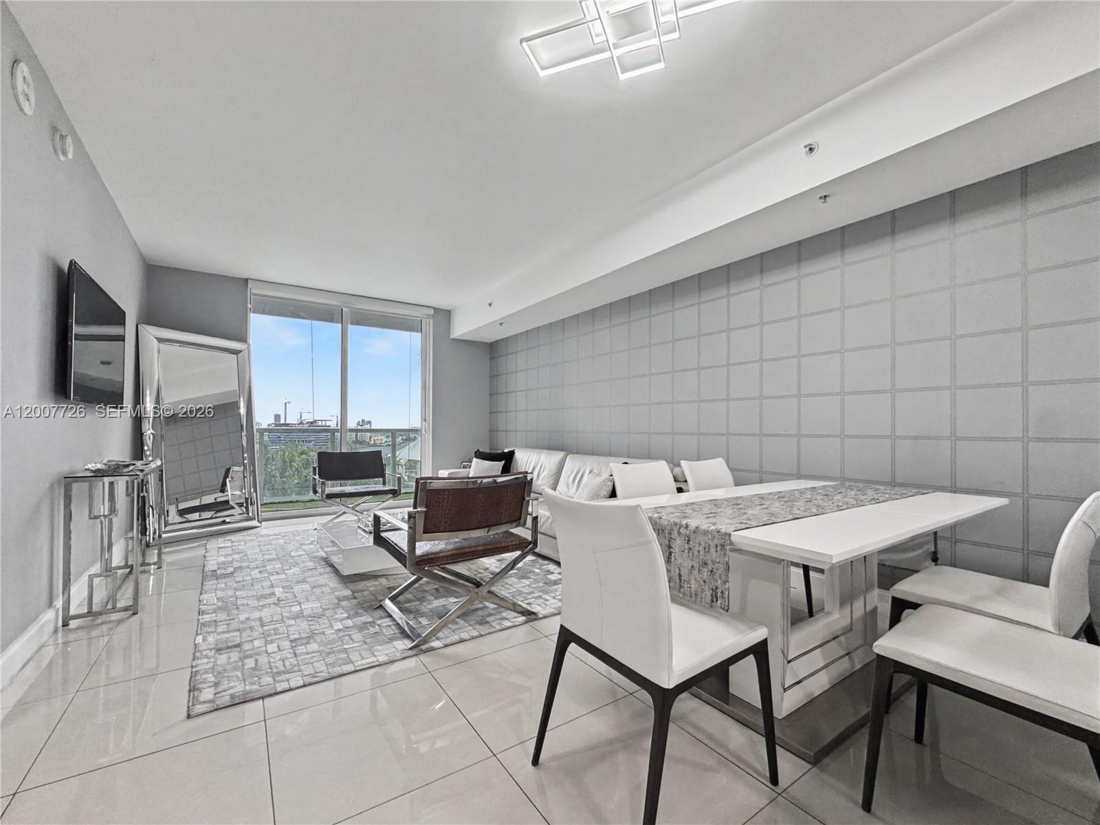 253 NE 2nd St #1003, Miami FL 33132