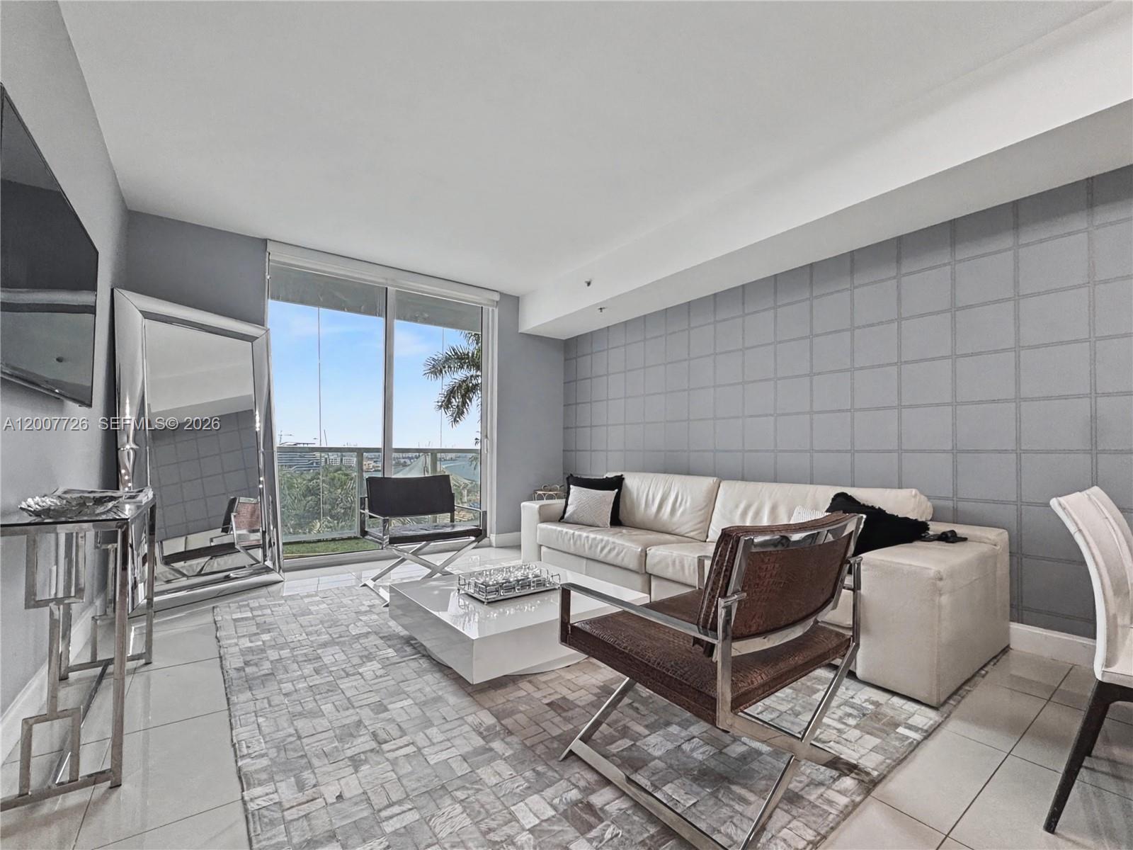 253 NE 2nd St #1003, Miami FL 33132