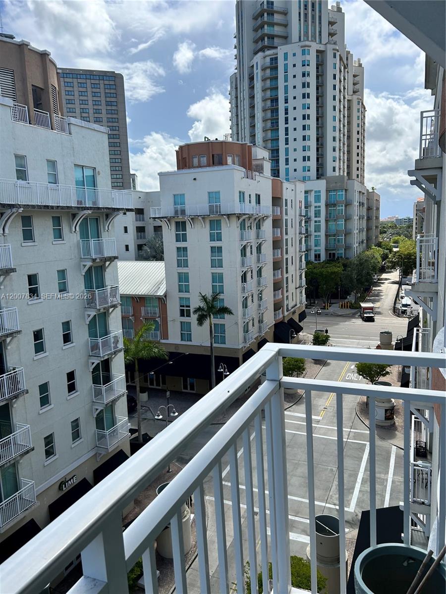 7275 SW 90th St #C612, Miami FL 33156