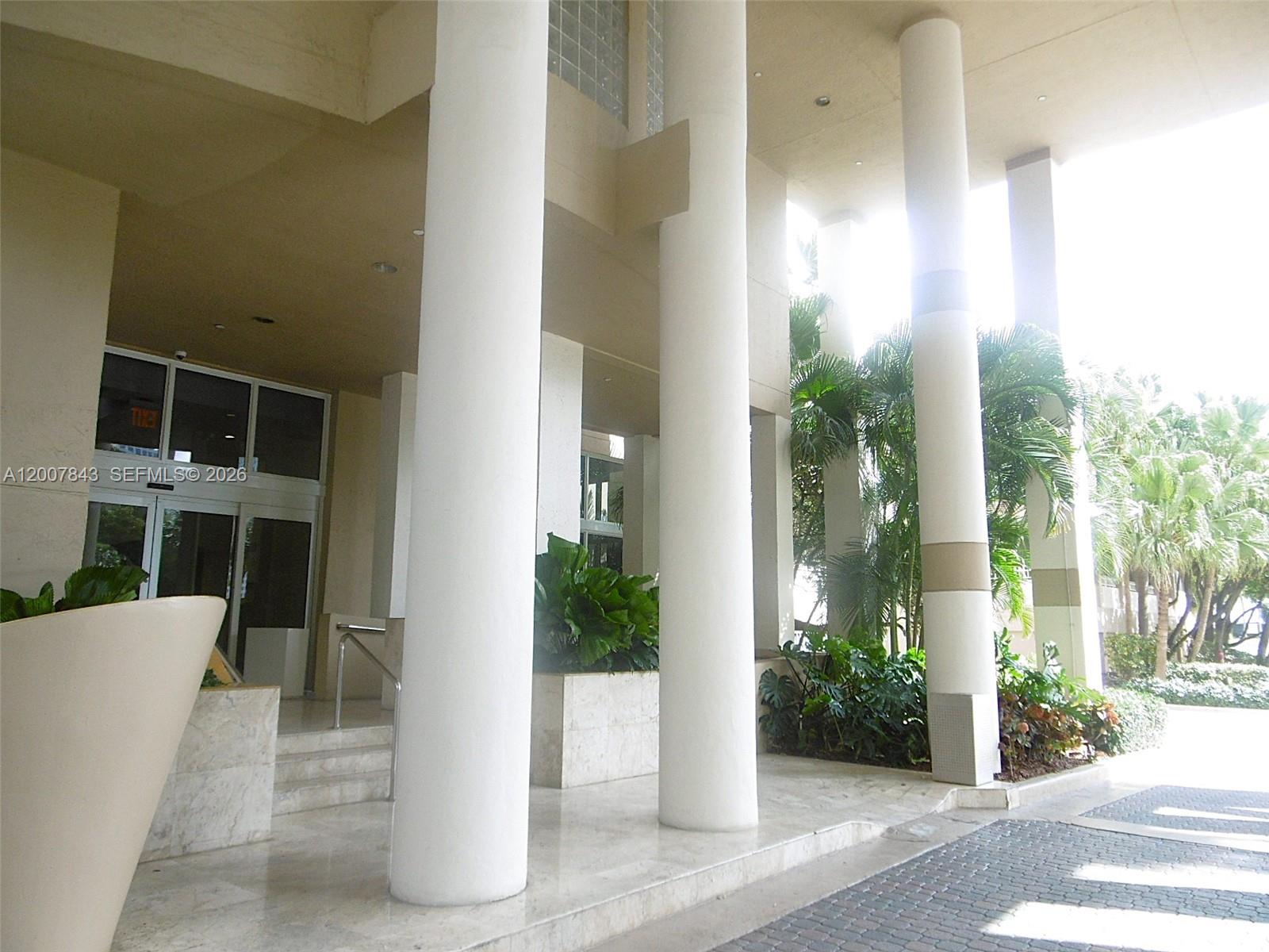 770 Claughton Island Dr #2011, Miami FL 33131