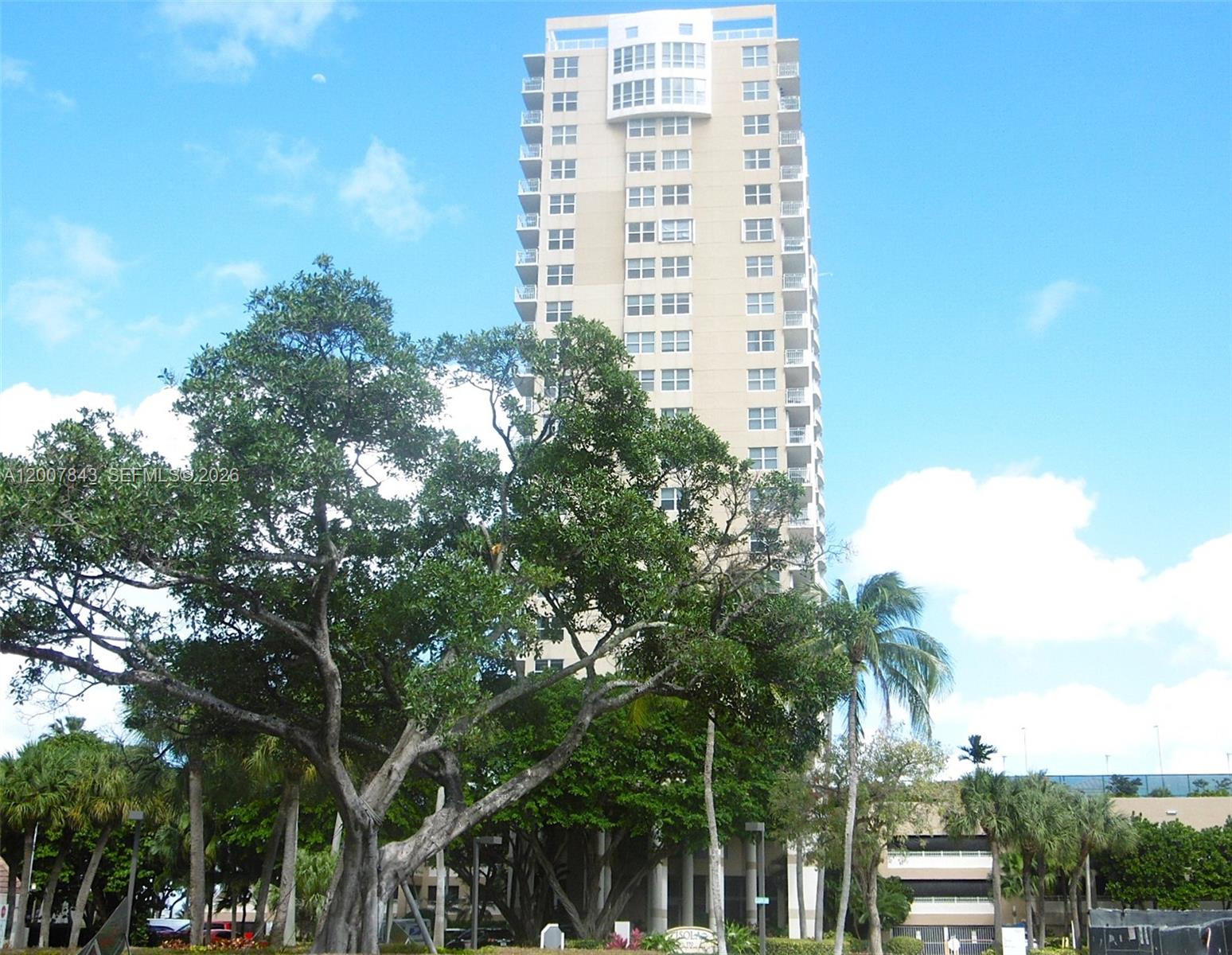 770 Claughton Island Dr #2011, Miami FL 33131