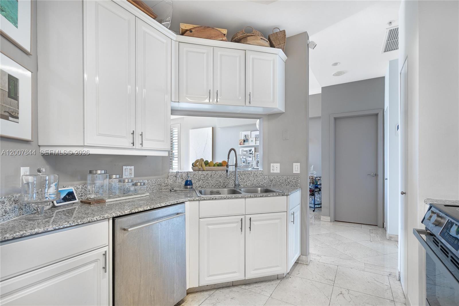 888 Brickell Key Dr #2602, Miami FL 33131