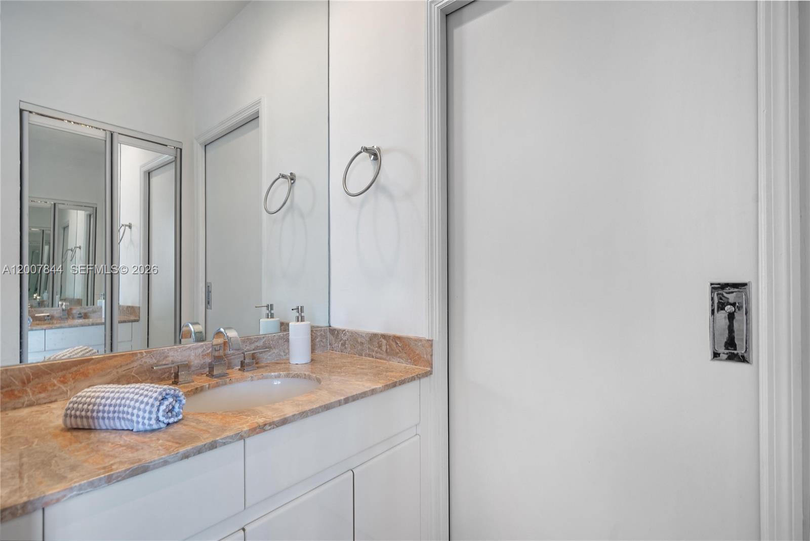 888 Brickell Key Dr #2602, Miami FL 33131