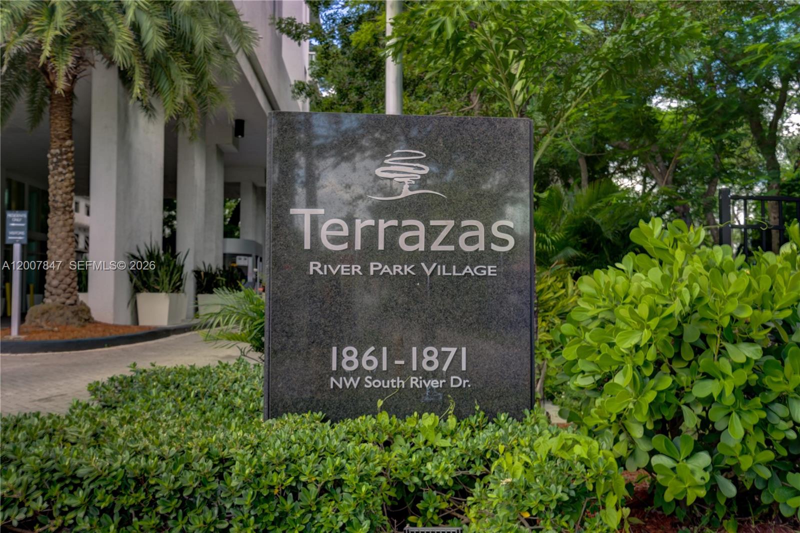1871 NW S River Dr #802, Miami FL 33125