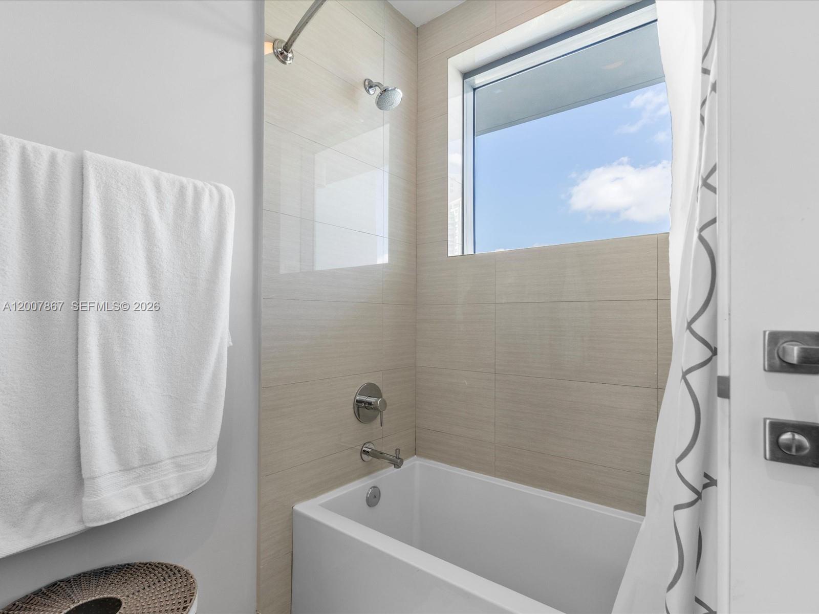 3250 NE 188th St #505, Aventura FL 33180
