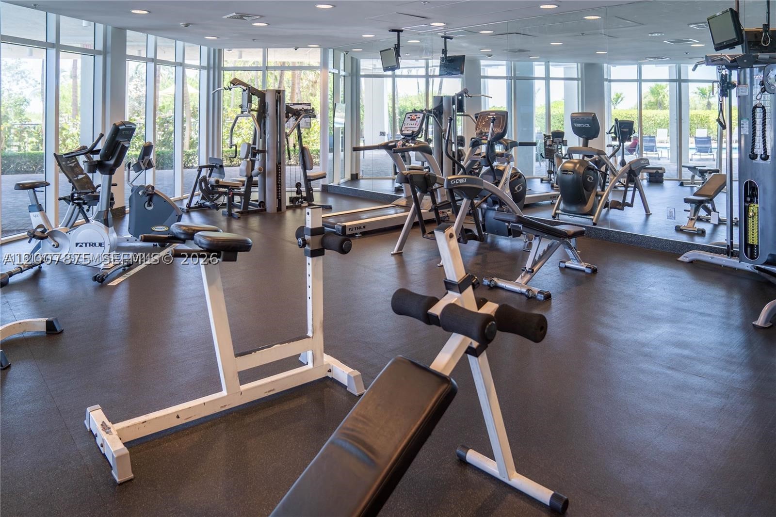 6515 Collins Ave #1609, Miami Beach FL 33141