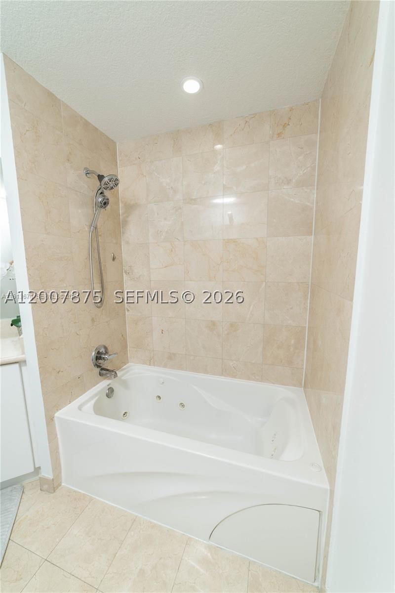 6515 Collins Ave #1609, Miami Beach FL 33141