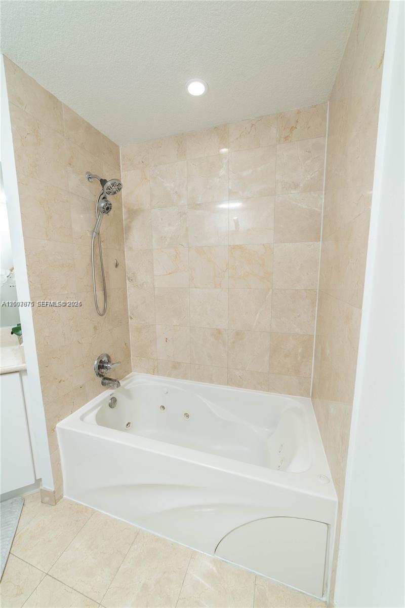 6515 Collins Ave #1609, Miami Beach FL 33141