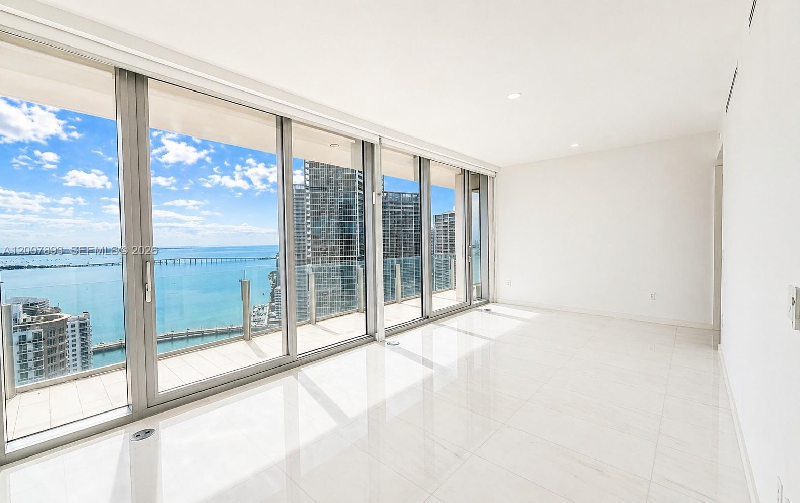 300 Biscayne Boulevard Way #4201E, Miami FL 33131