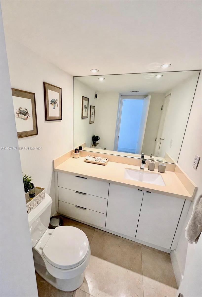 1901 Brickell Ave #B2007, Miami FL 33129
