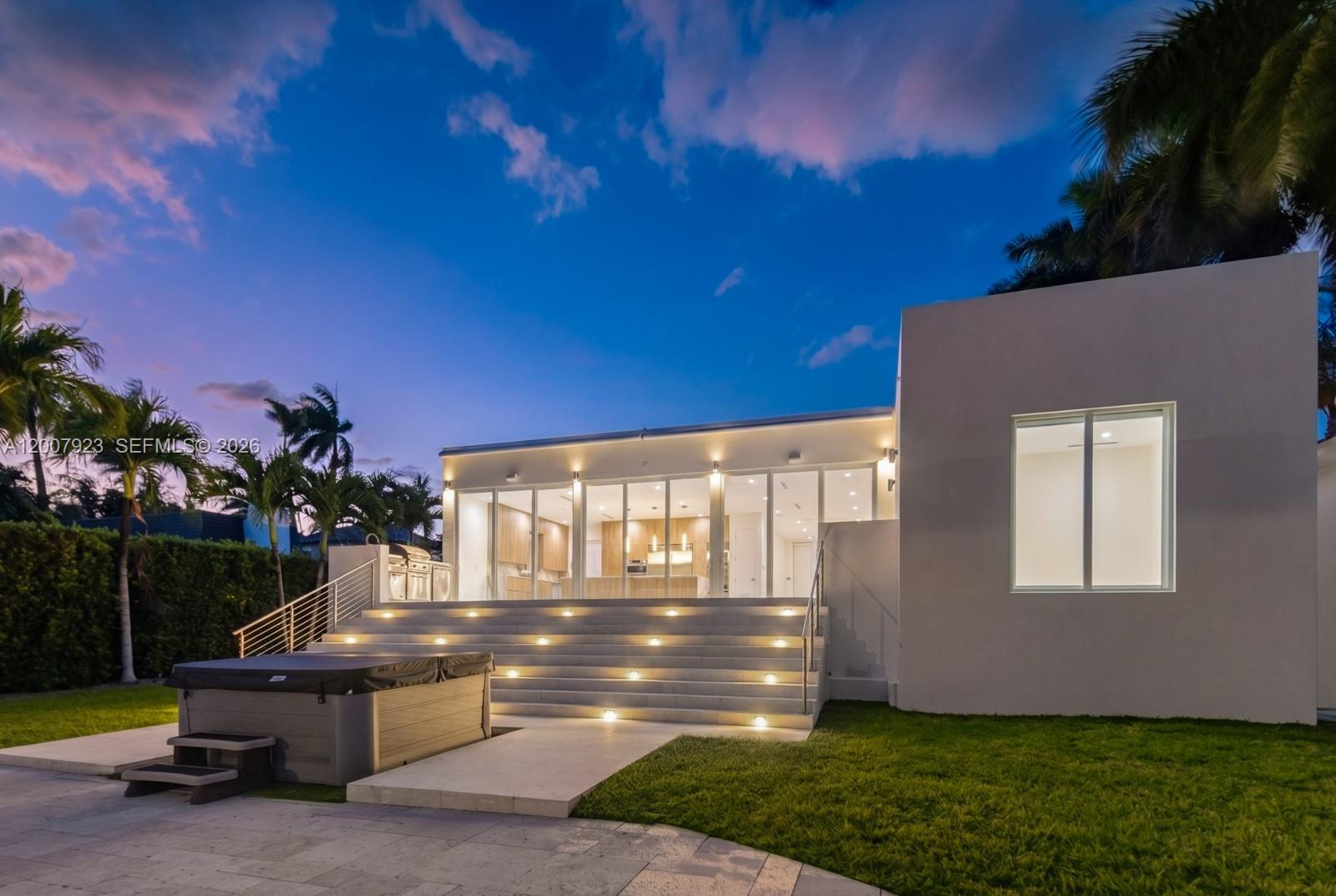 1090 NE 84th St, Miami FL 33138
