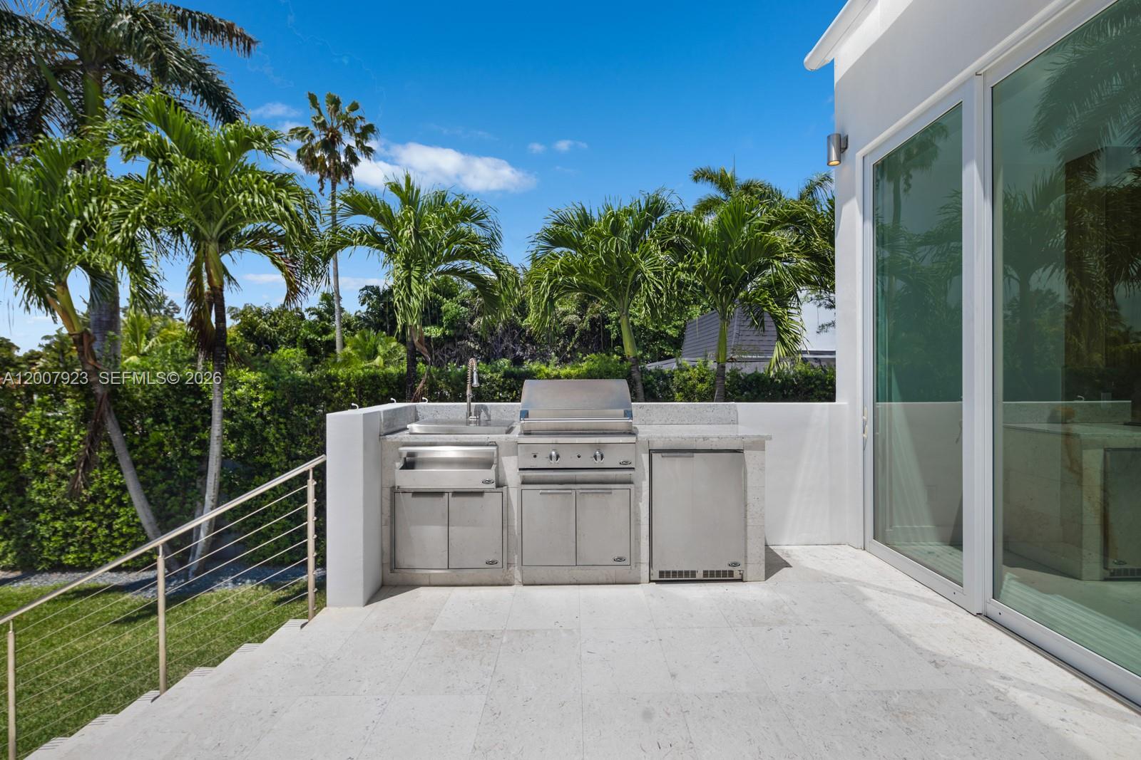 1090 NE 84th St, Miami FL 33138