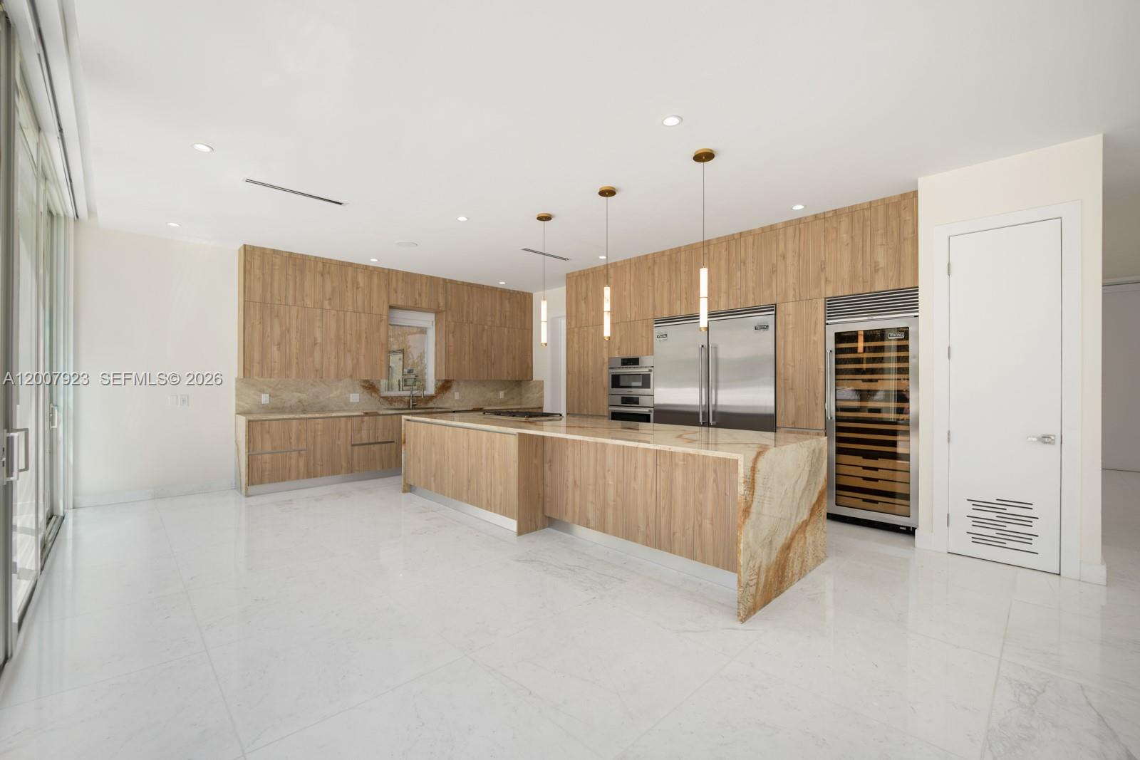 1090 NE 84th St, Miami FL 33138