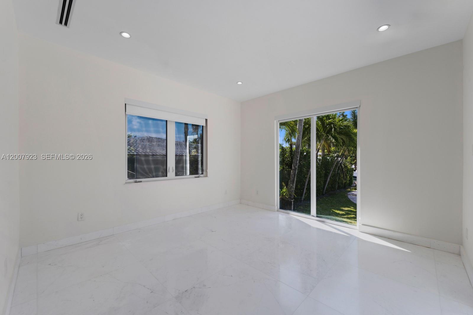1090 NE 84th St, Miami FL 33138