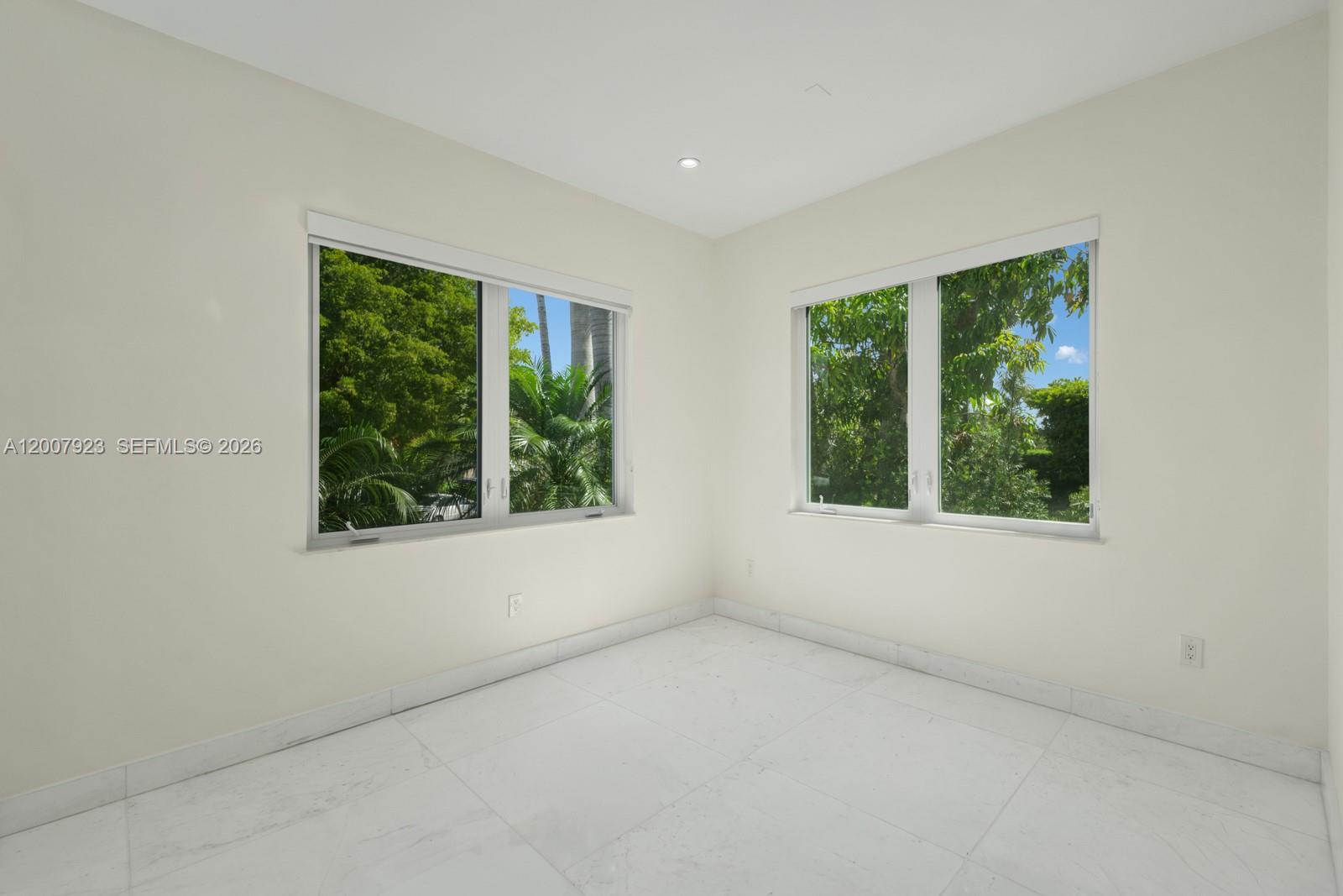 1090 NE 84th St, Miami FL 33138