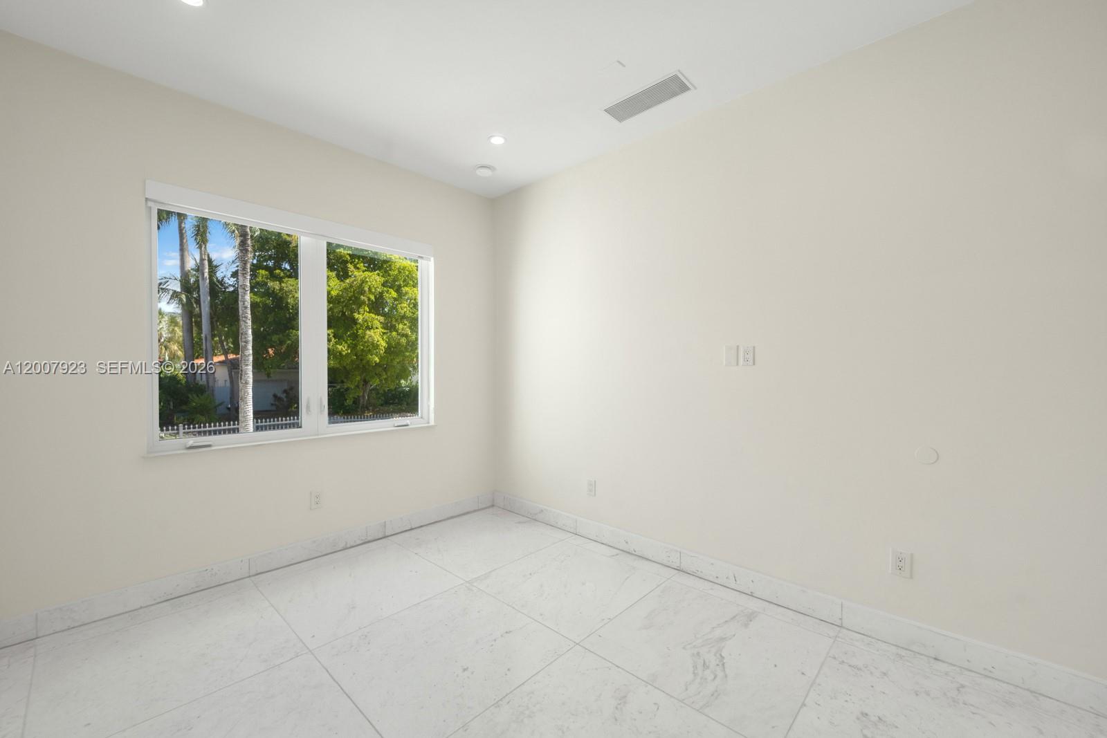 1090 NE 84th St, Miami FL 33138