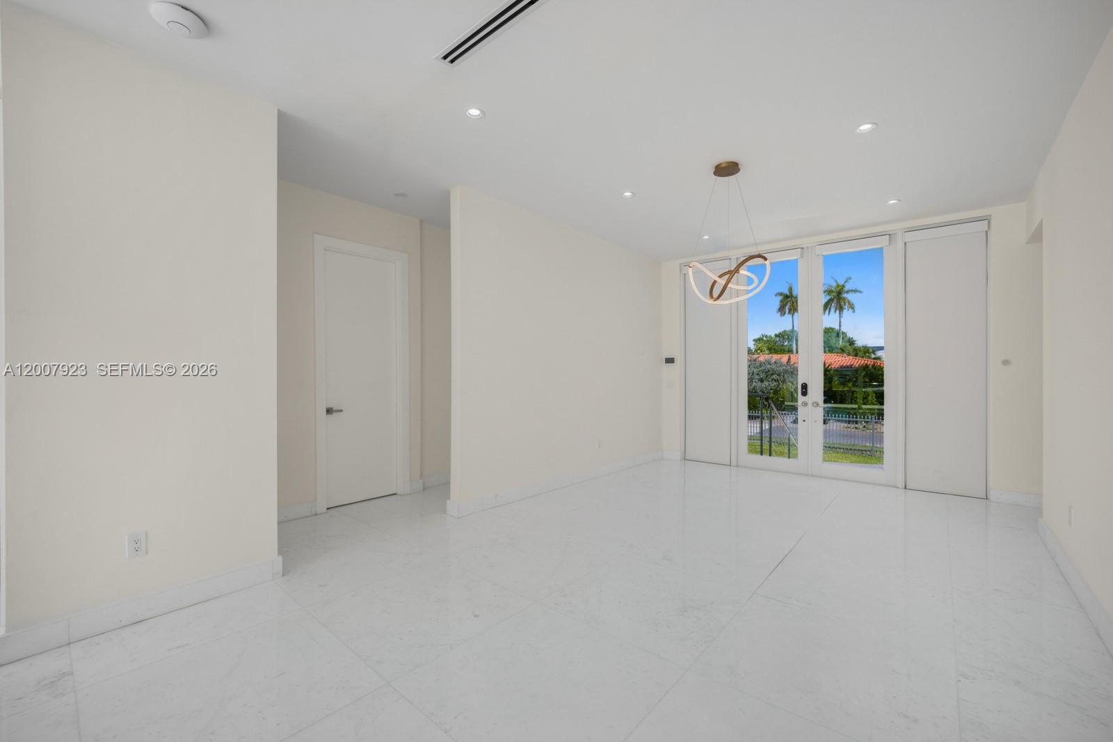 1090 NE 84th St, Miami FL 33138