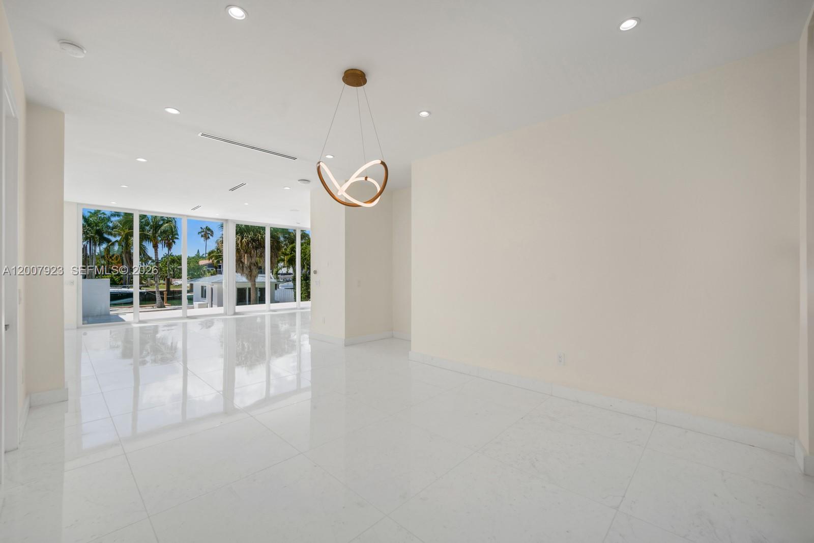 1090 NE 84th St, Miami FL 33138