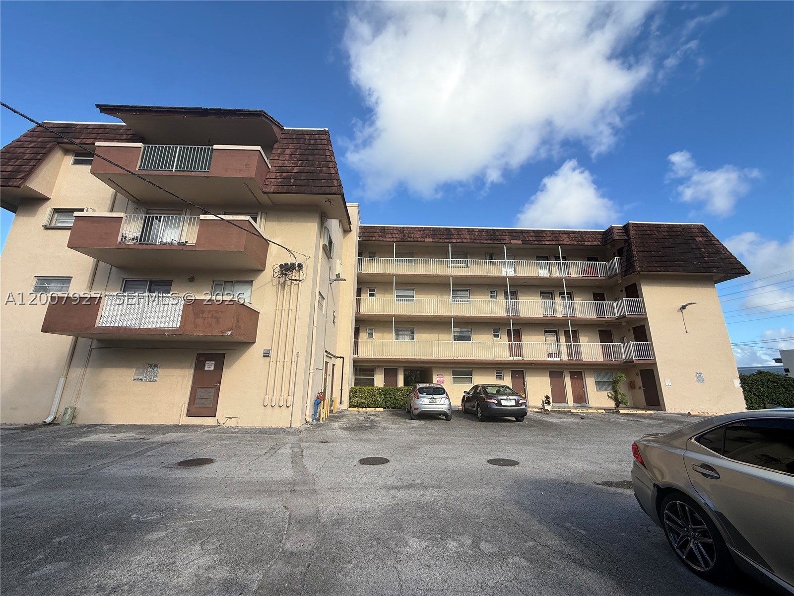 680 Miller Dr #W401, Miami Springs FL 33166