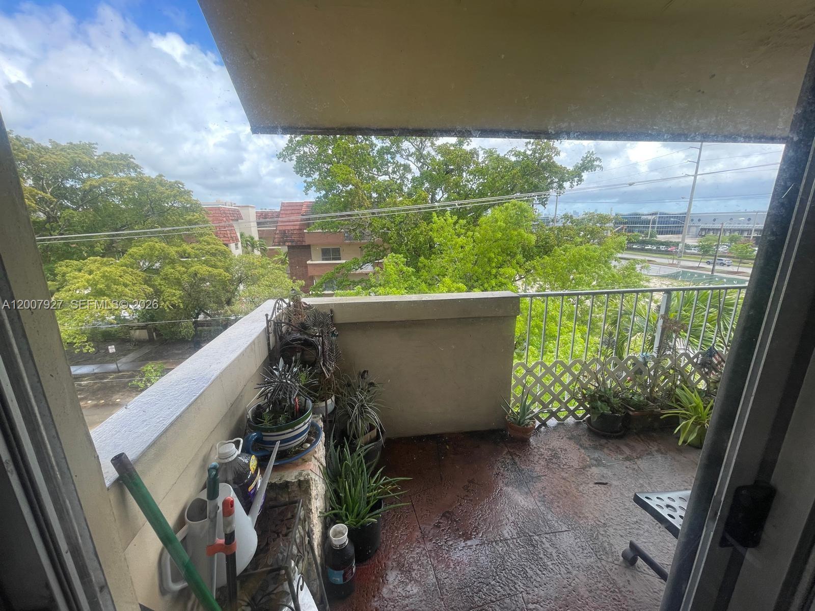 680 Miller Dr #W401, Miami Springs FL 33166