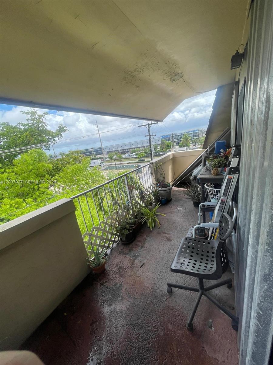 680 Miller Dr #W401, Miami Springs FL 33166