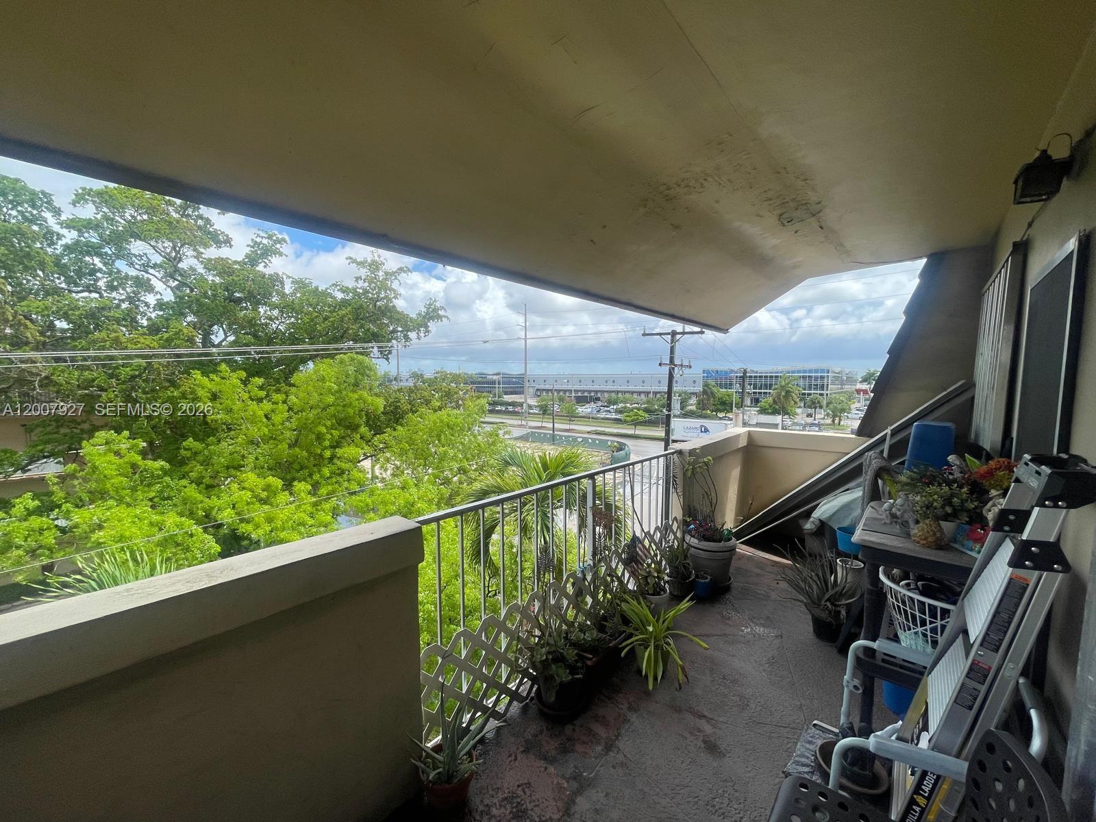 680 Miller Dr #W401, Miami Springs FL 33166