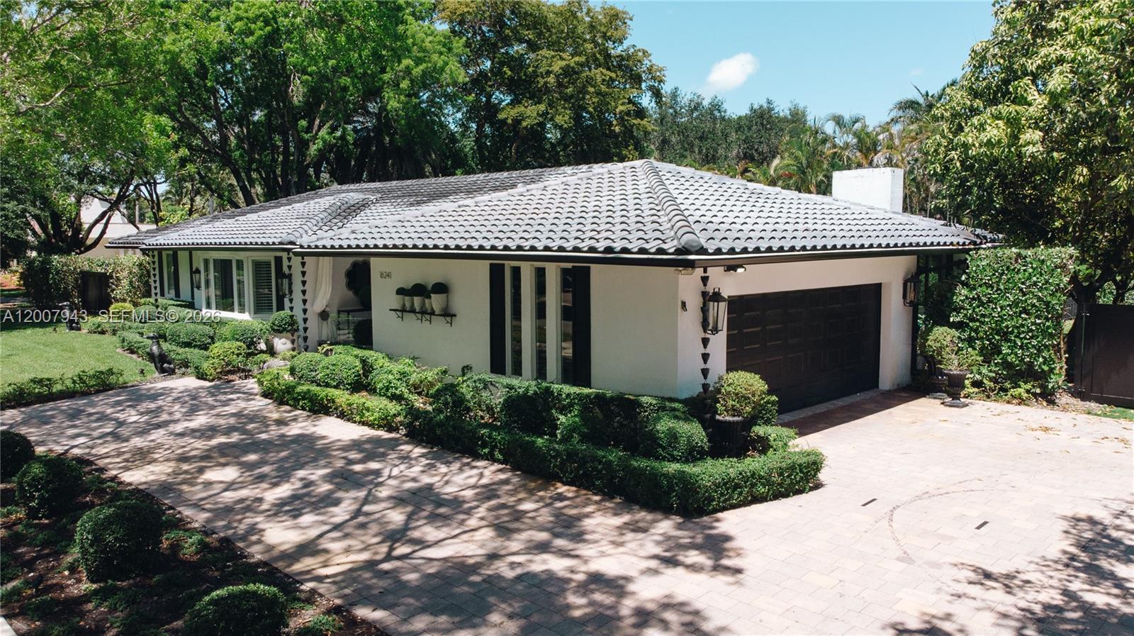 16241 W Troon Cir, Miami Lakes FL 33014