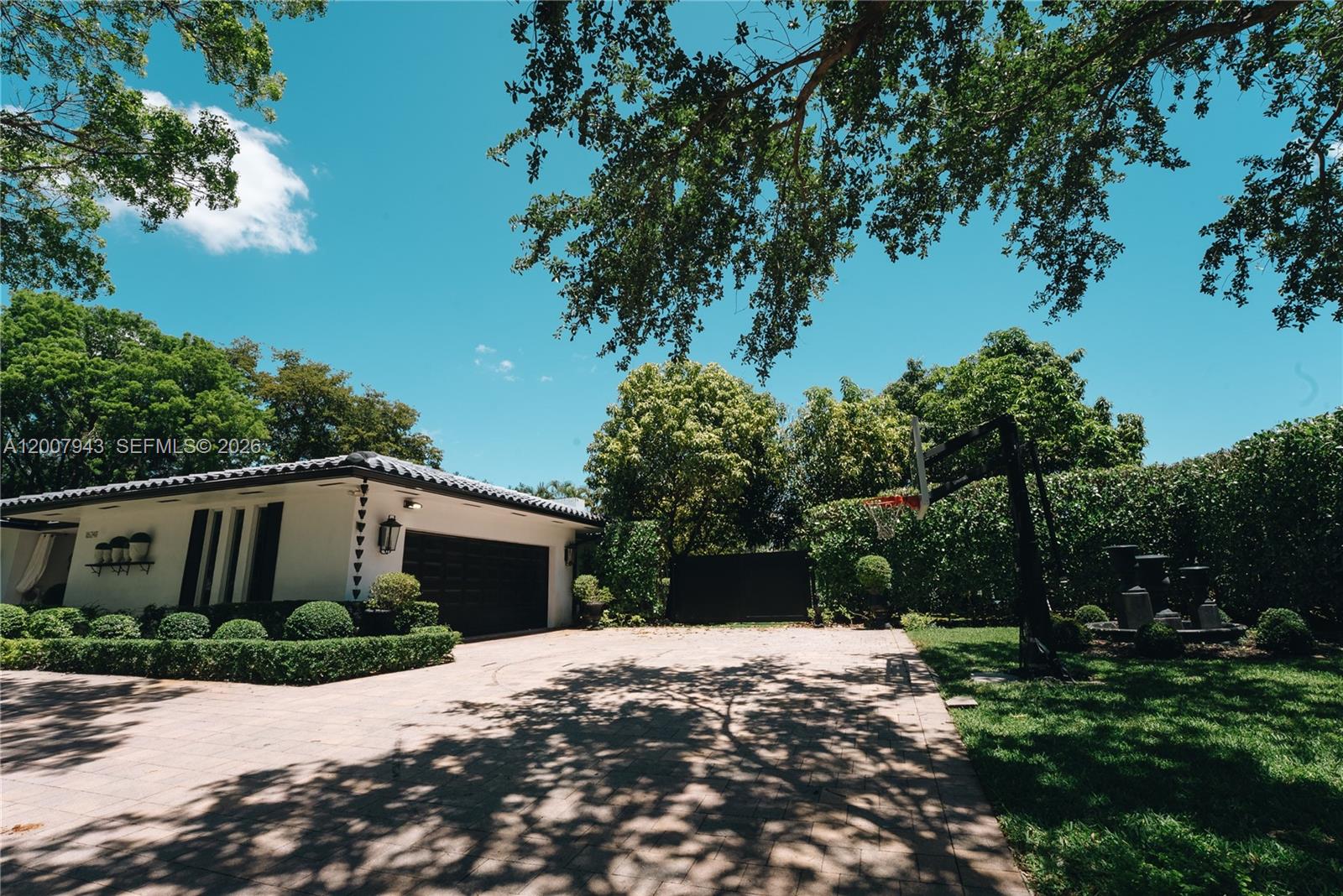 16241 W Troon Cir, Miami Lakes FL 33014