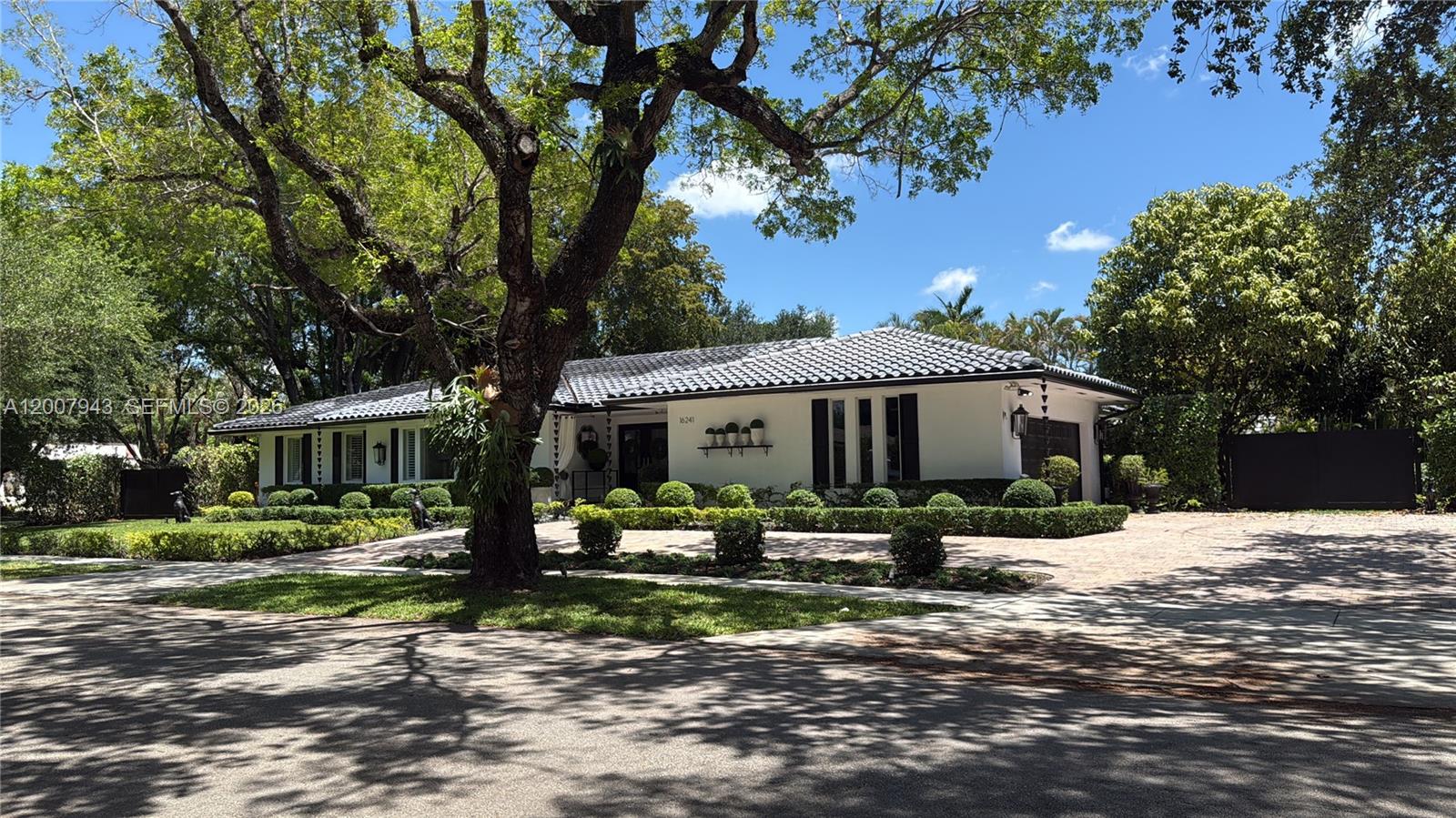 16241 W Troon Cir, Miami Lakes FL 33014