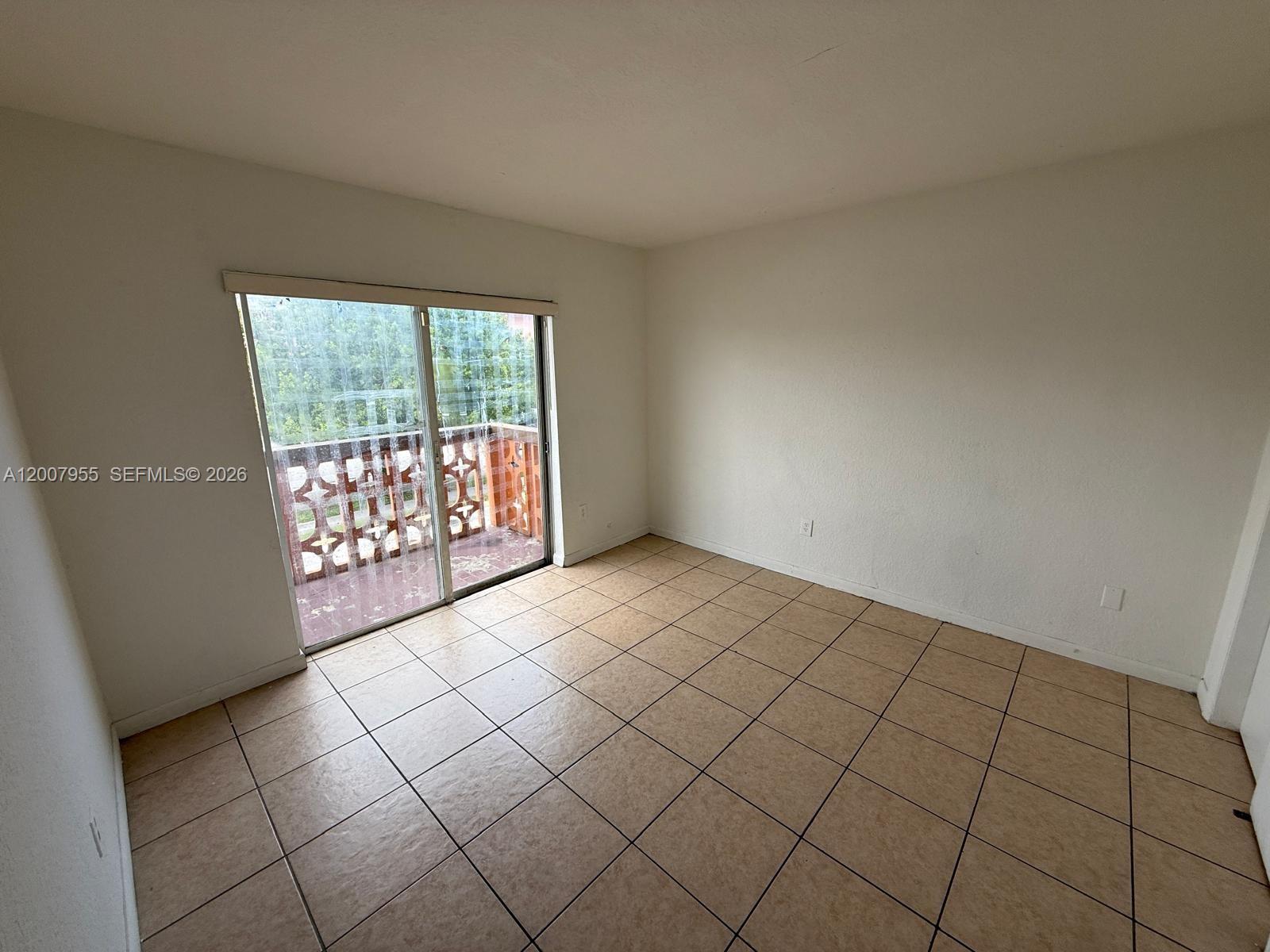 2330 NW 11th St #33, Miami FL 33125