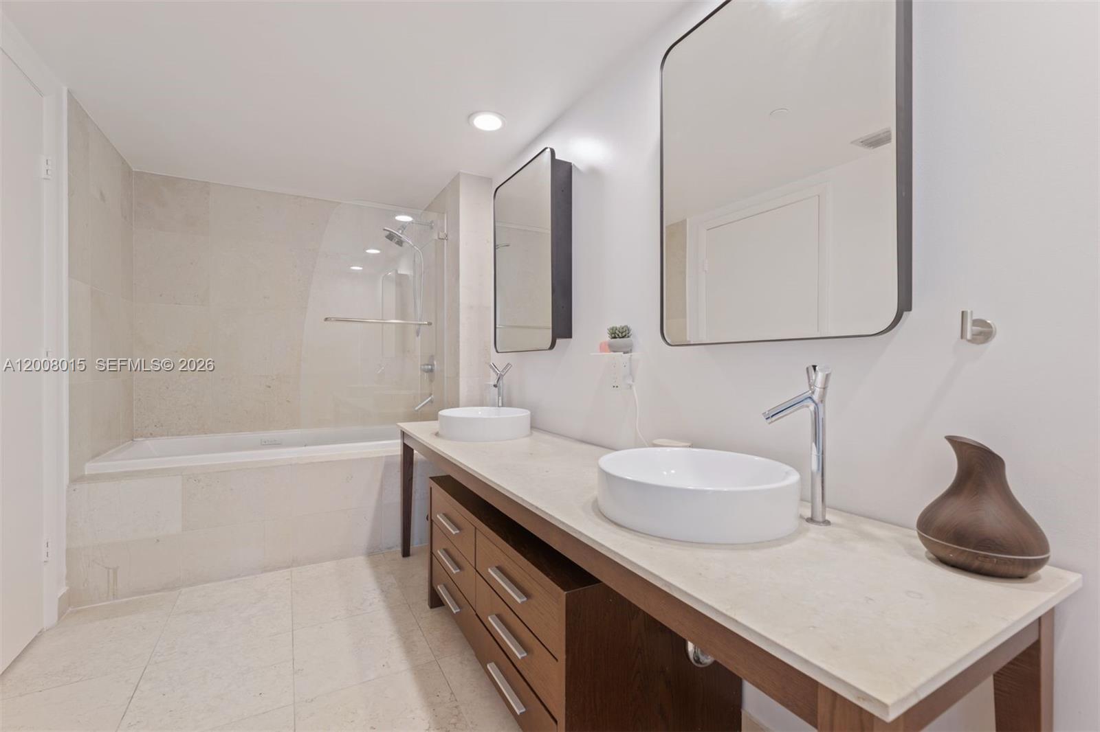 495 Brickell Ave #3509, Miami FL 33131