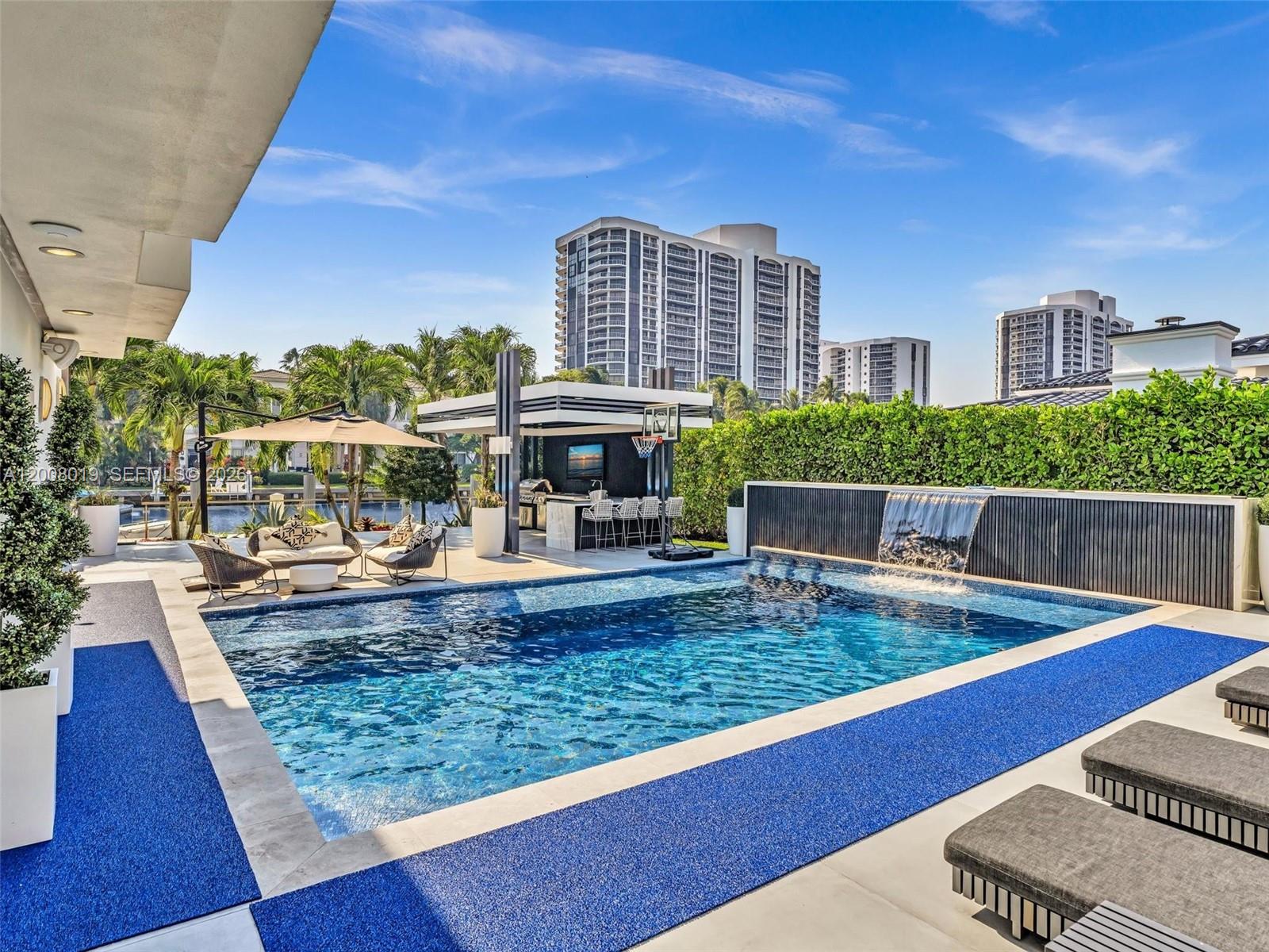 307 Holiday Dr, Hallandale Beach FL 33009