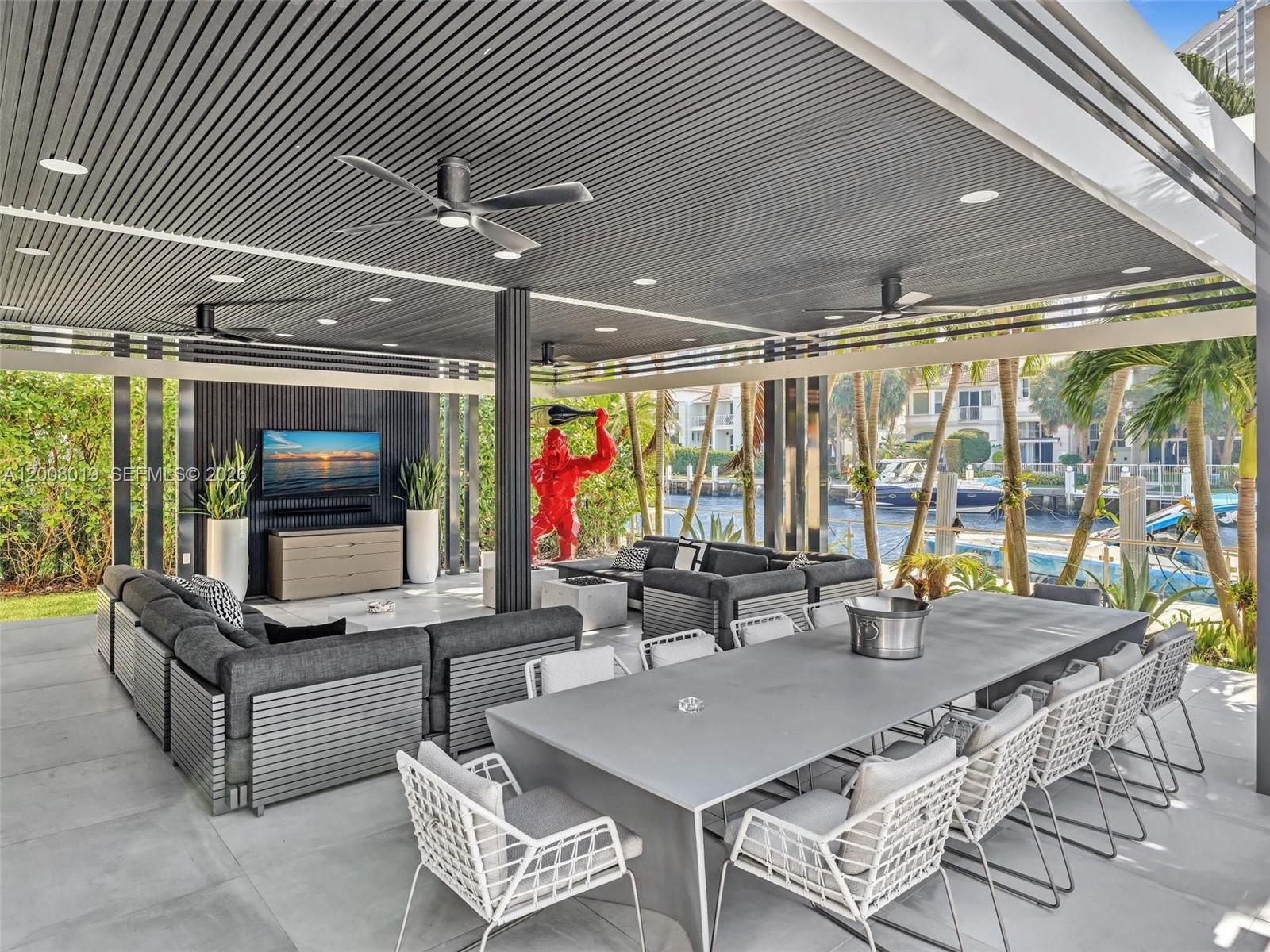 307 Holiday Dr, Hallandale Beach FL 33009
